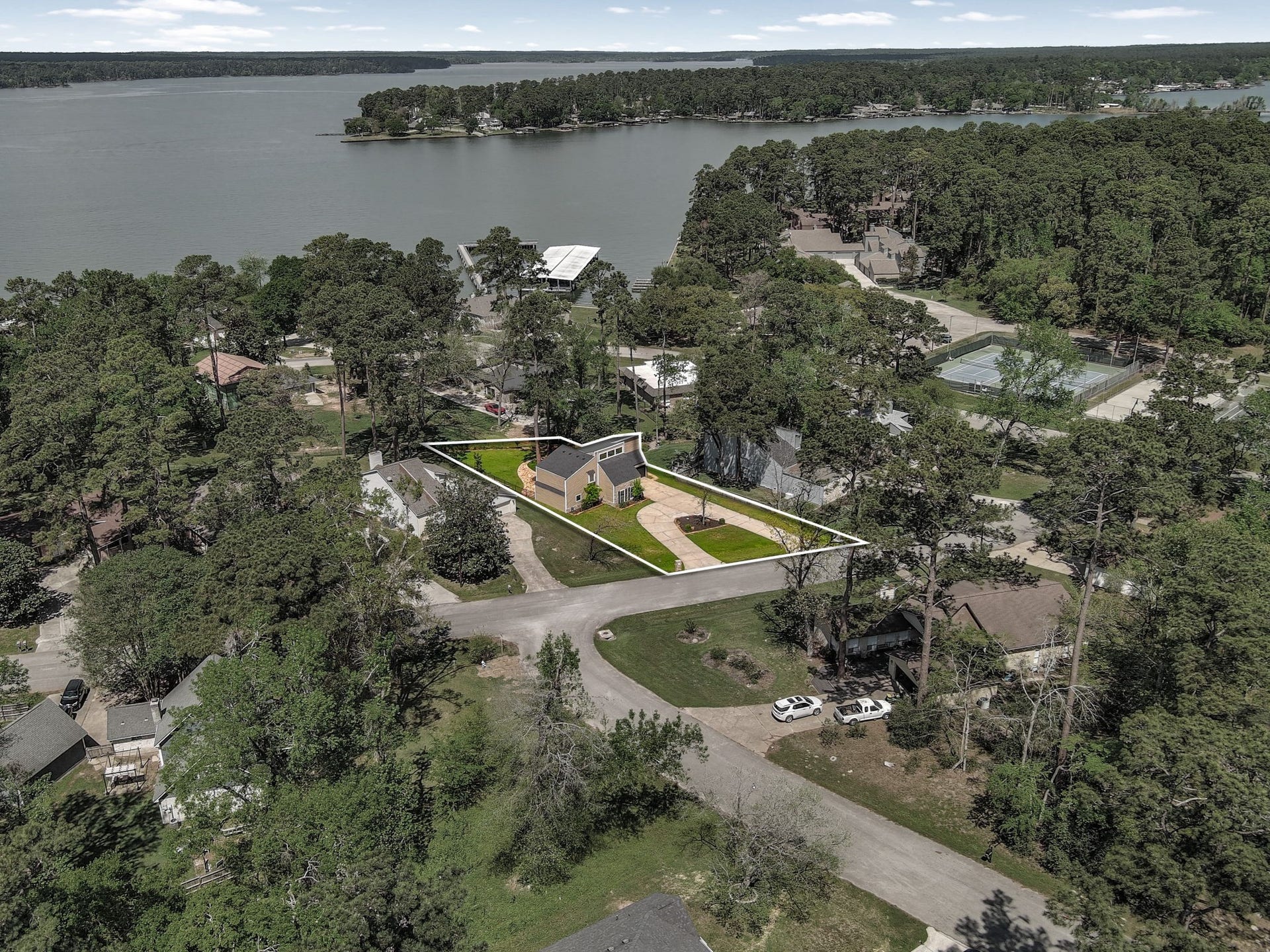 Easy stroll to the water's edge to enjoy the calmer end Lake Conroe