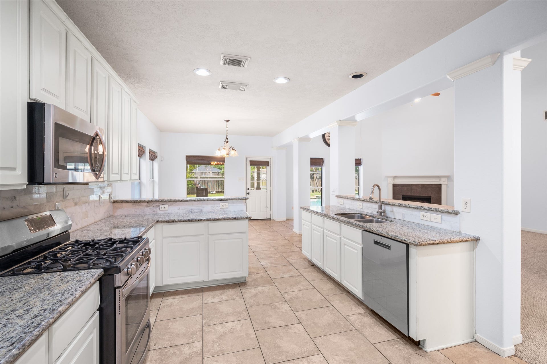2322 Pine Brook Drive, Deer Park, TX 77536 2322 Pine Brook Drive, Deer Park, TX 77536