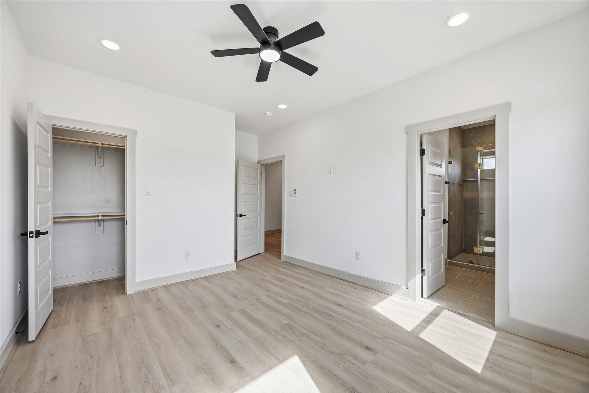 7555 Calhoun Street, #B, Houston, TX 77033 7555 Calhoun Street, #B, Houston, TX 77033
