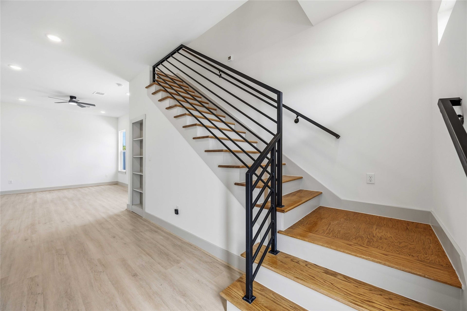 7555 Calhoun Street, #B, Houston, TX 77033 7555 Calhoun Street, #B, Houston, TX 77033
