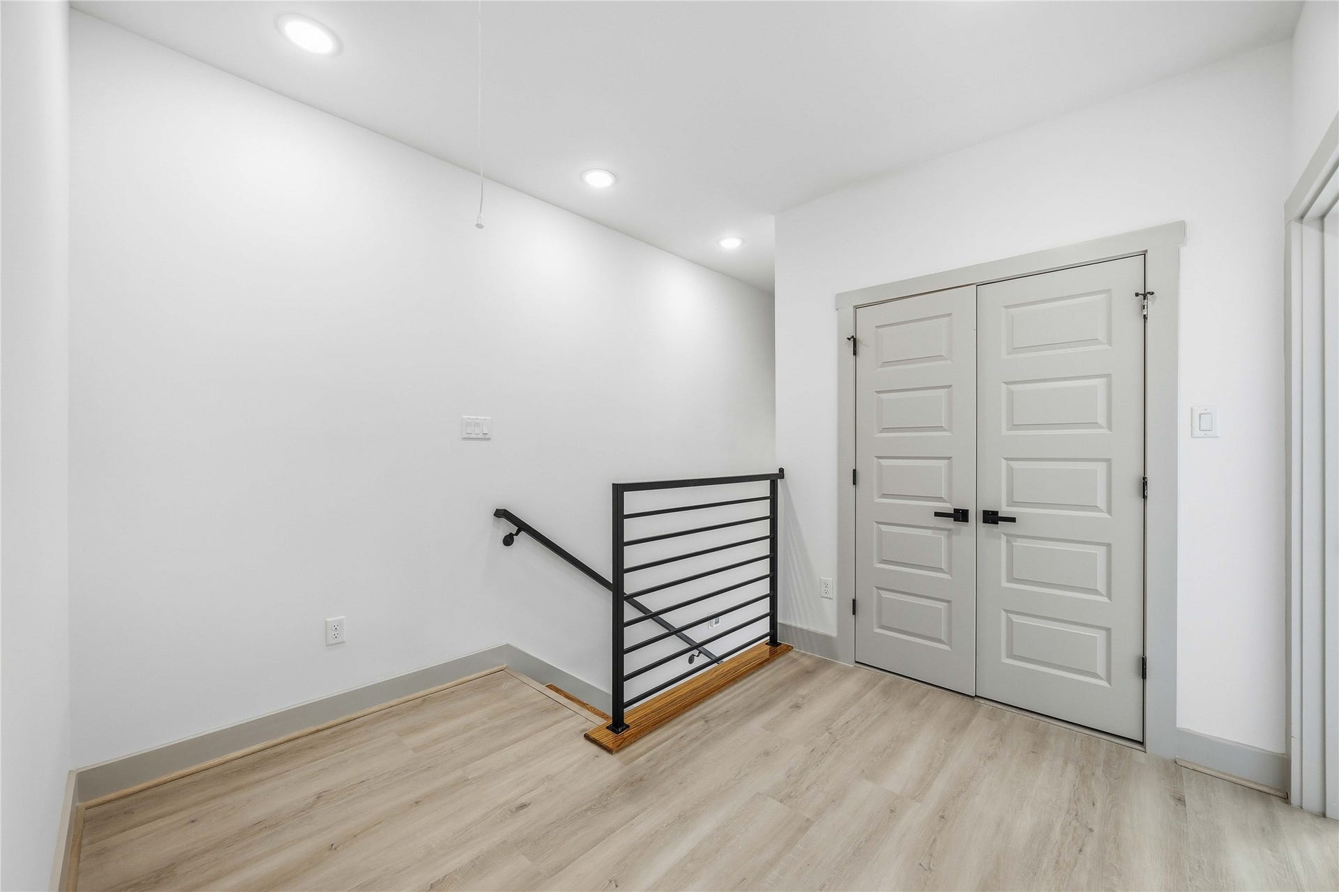 7555 Calhoun Street, #B, Houston, TX 77033 7555 Calhoun Street, #B, Houston, TX 77033