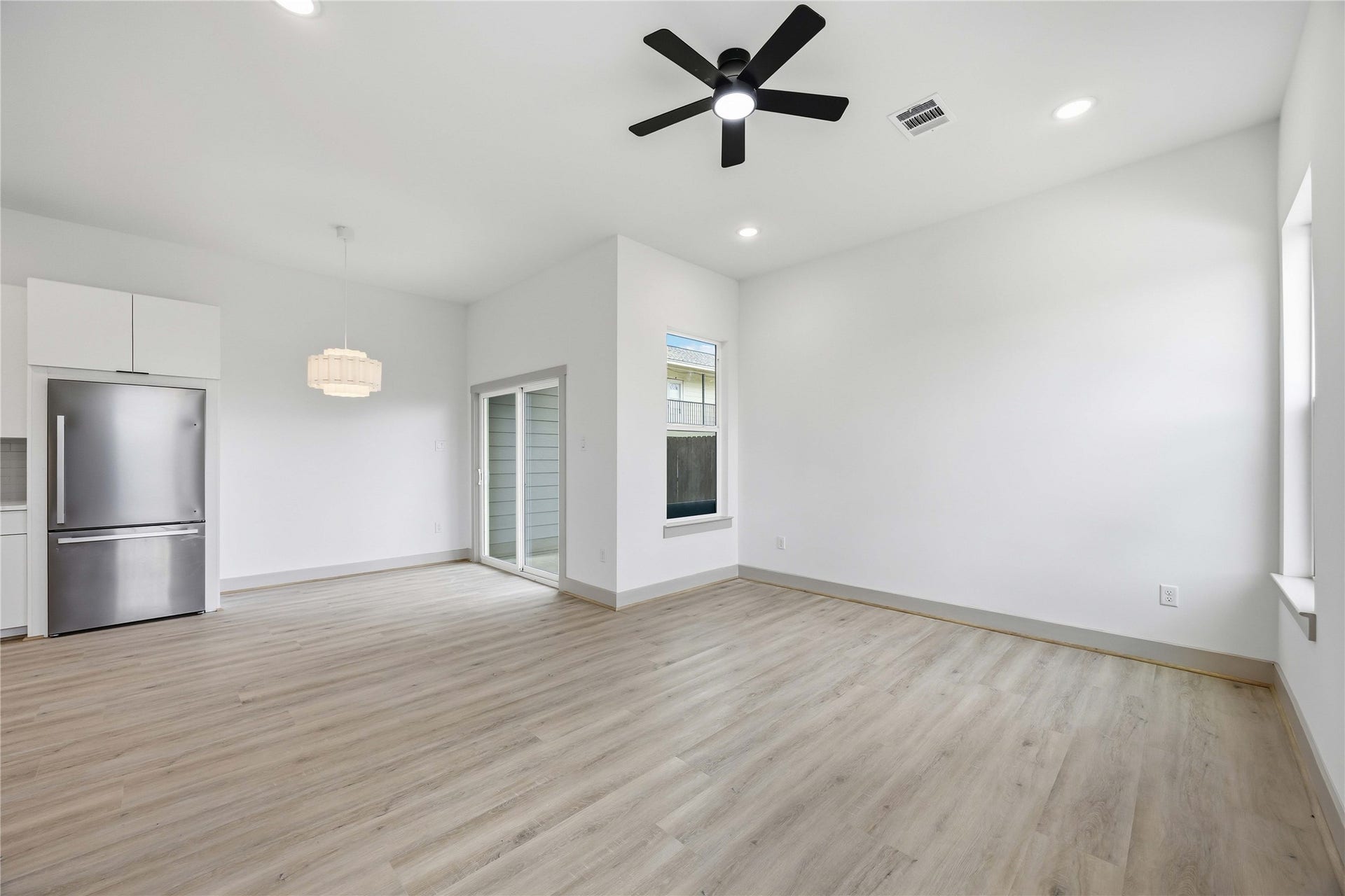 7555 Calhoun Street, #B, Houston, TX 77033 7555 Calhoun Street, #B, Houston, TX 77033