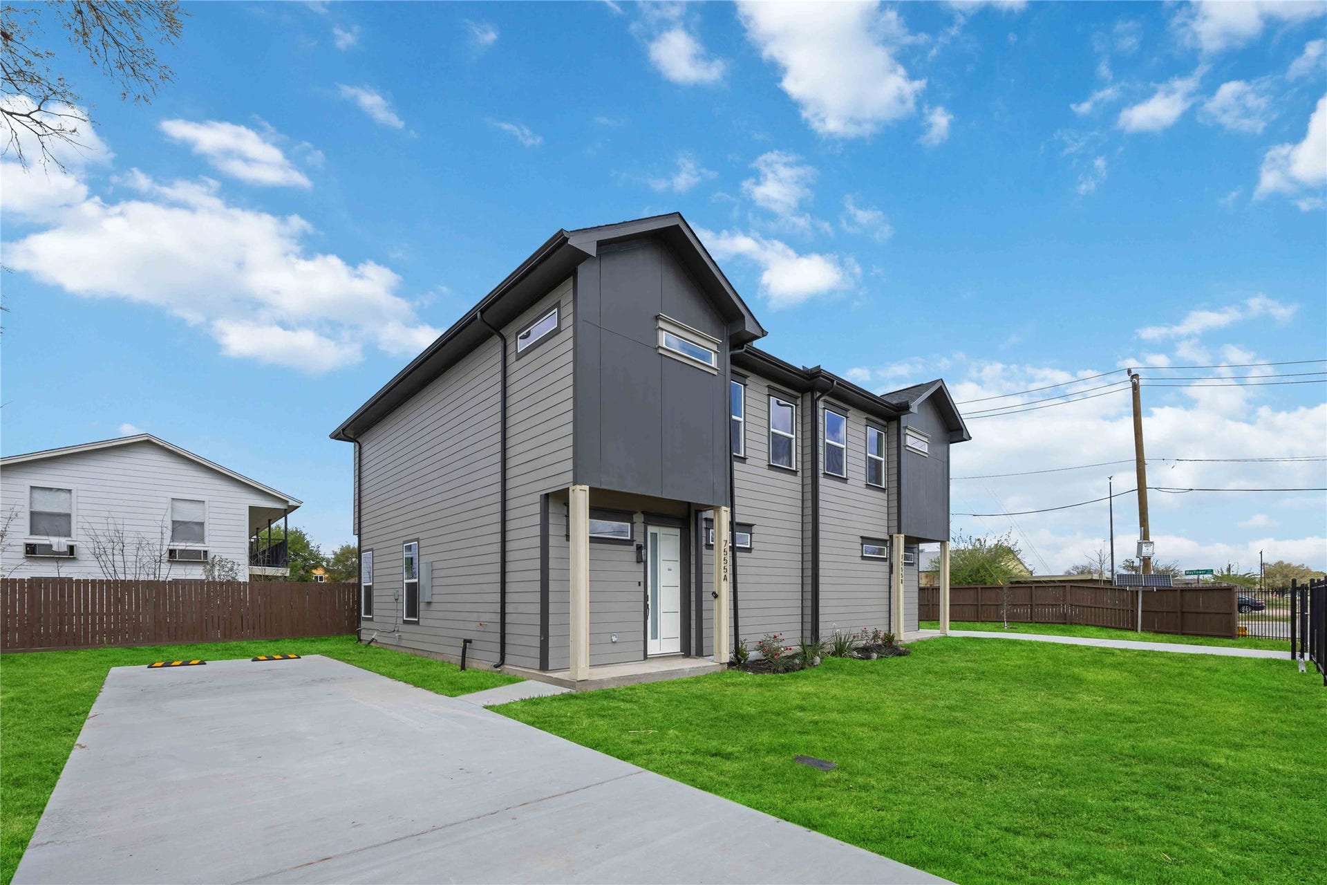 7555 Calhoun Street, #B, Houston, TX 77033 7555 Calhoun Street, #B, Houston, TX 77033