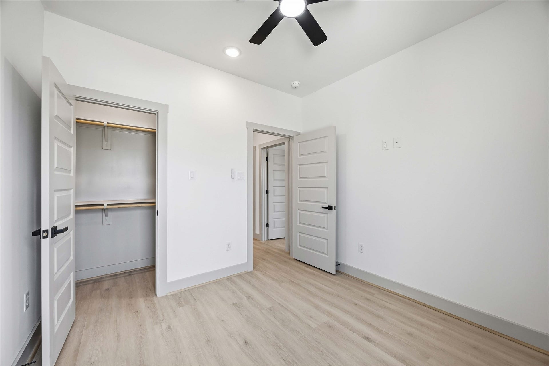 7555 Calhoun Street, #B, Houston, TX 77033 7555 Calhoun Street, #B, Houston, TX 77033