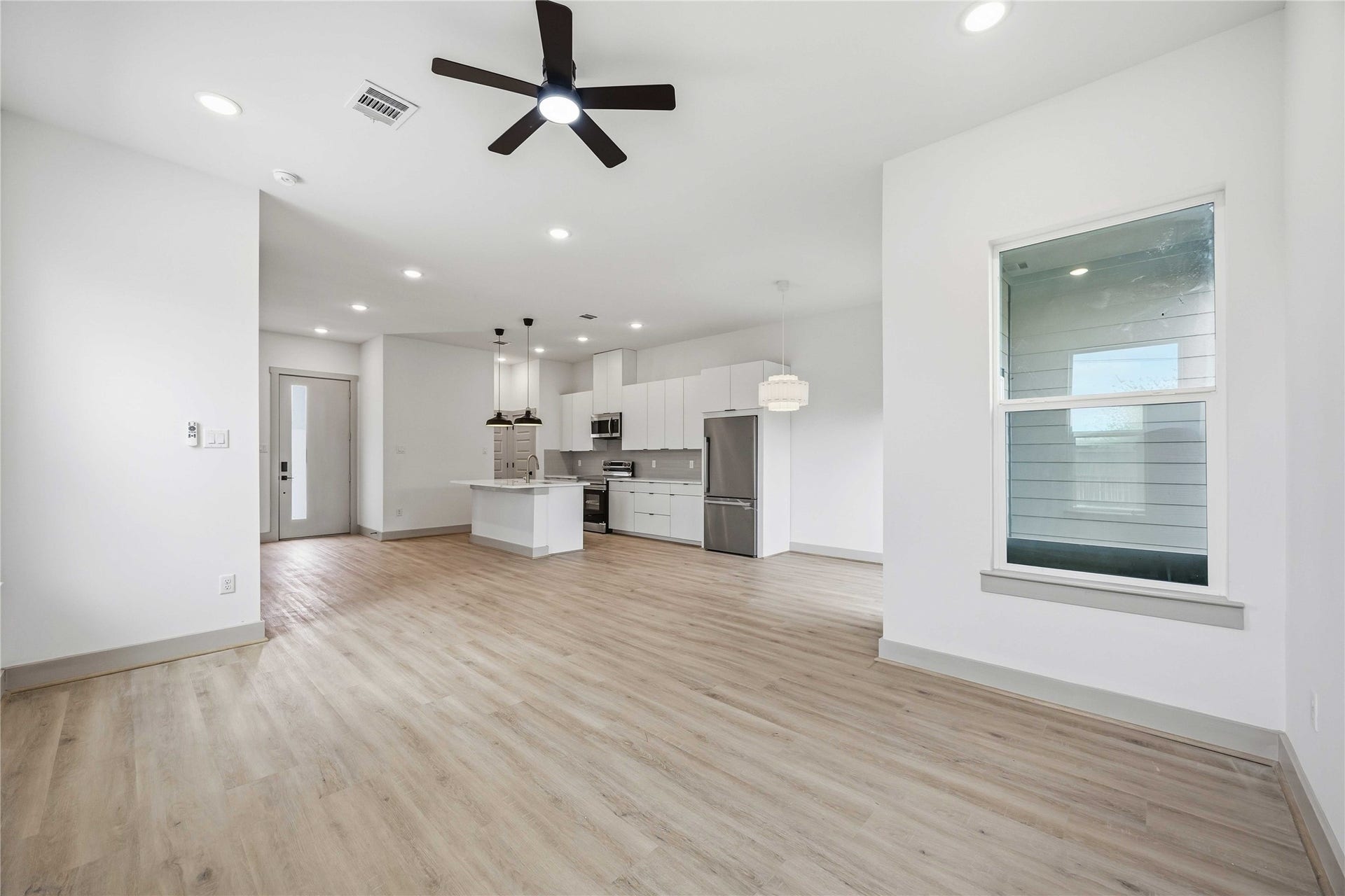 7555 Calhoun Street, #B, Houston, TX 77033 7555 Calhoun Street, #B, Houston, TX 77033