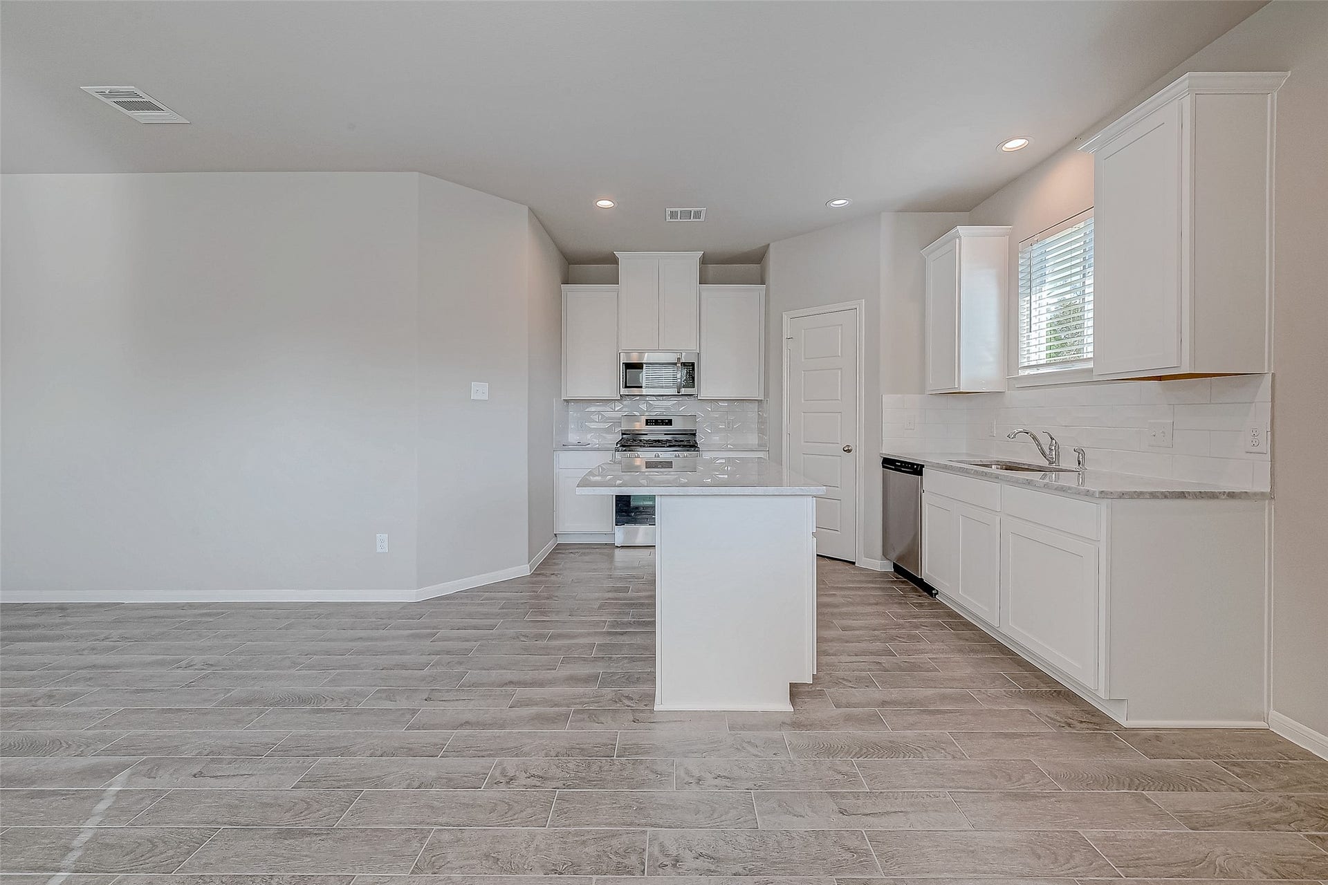 9960 Enclave Grove Street, Willis, TX 77318