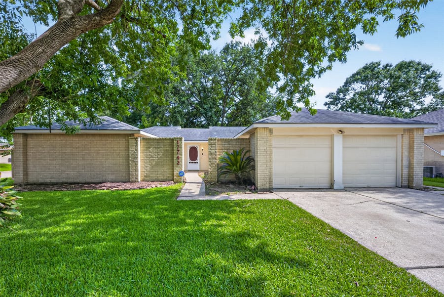 Property photo for 17742 Fife Lane, Webster, TX
