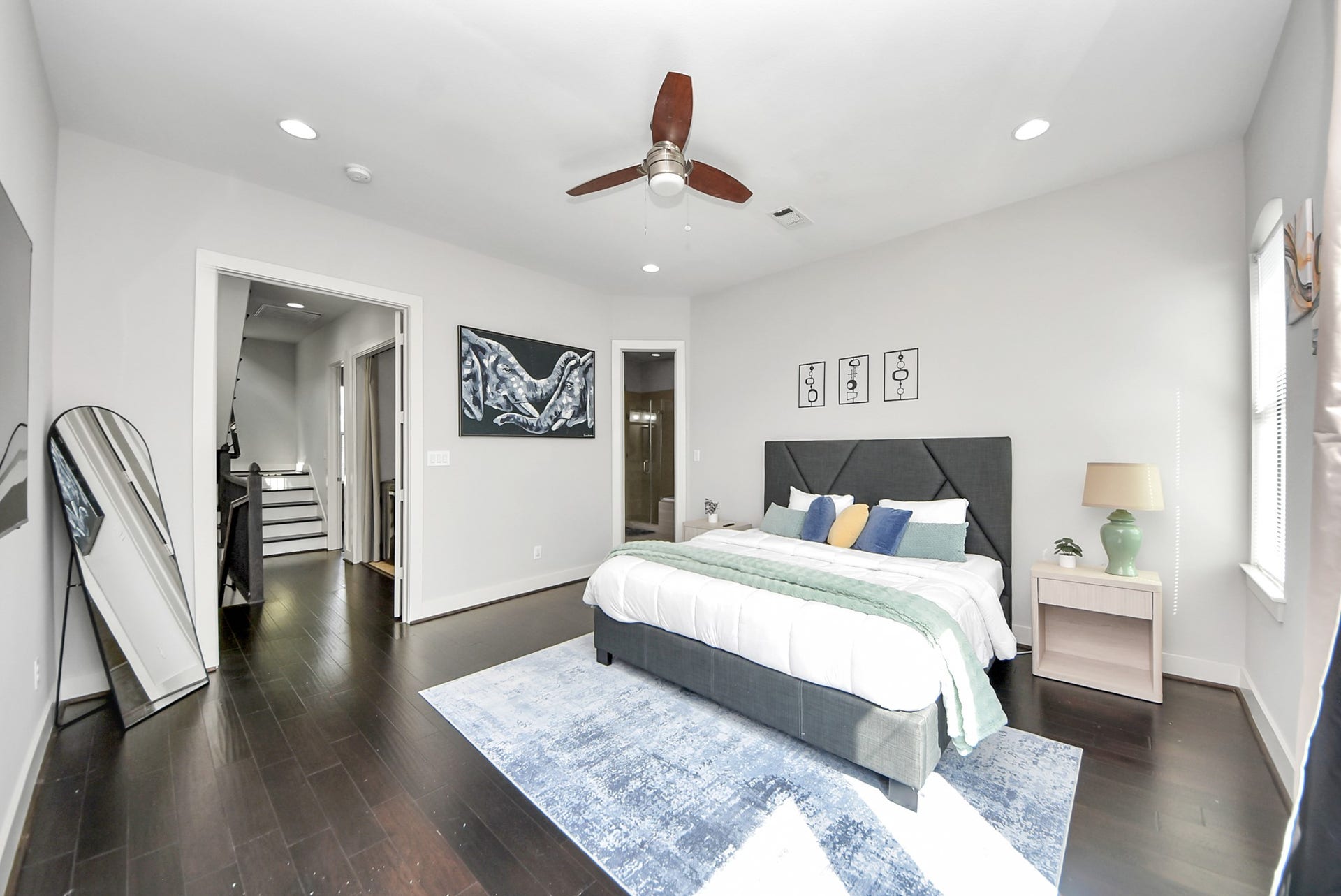 1706 Spring Street, Houston, TX 77007 Alternate view of the primary bedroom highlighting its generous size and direct access to the ensuite bath.