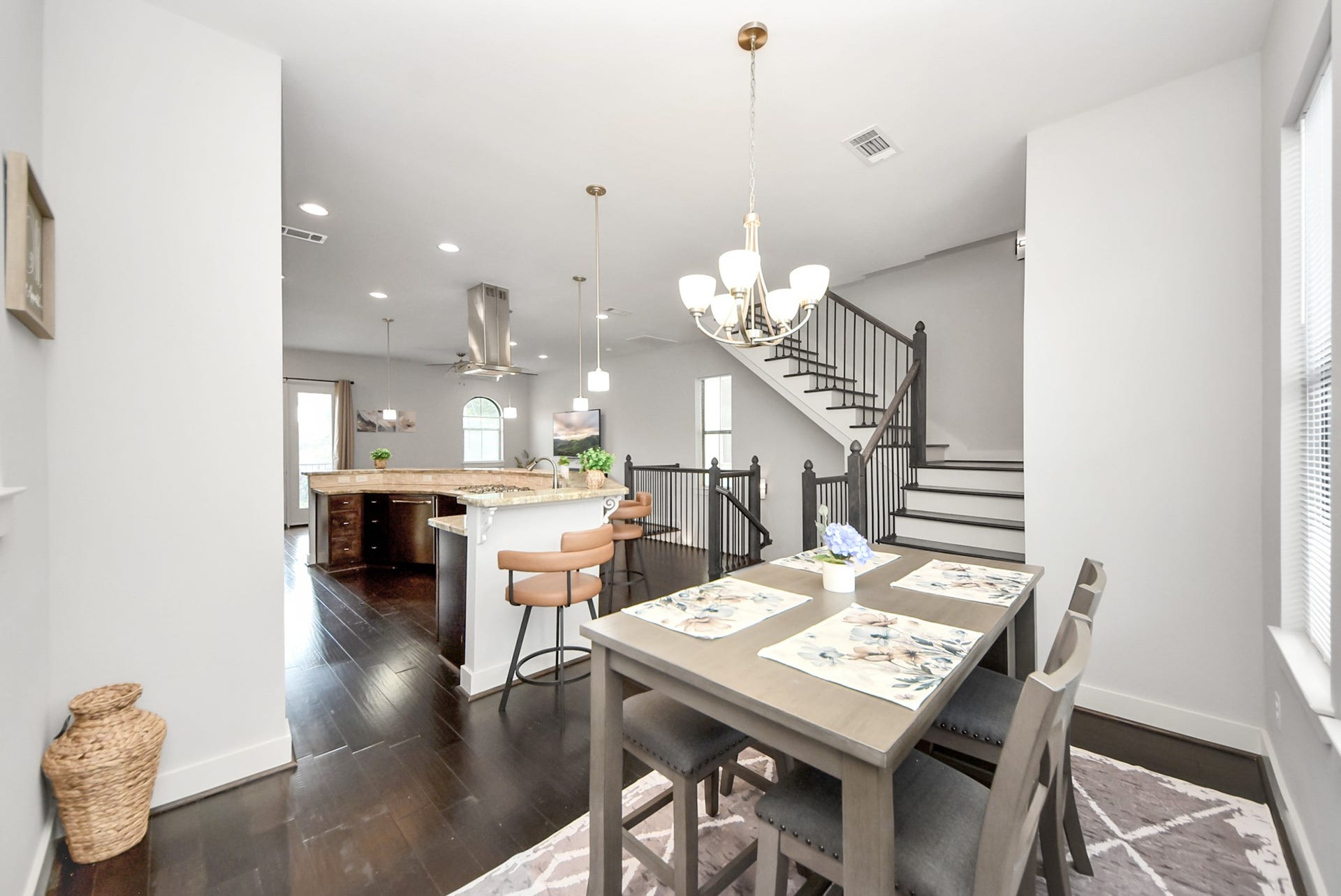 1706 Spring Street, Houston, TX 77007 1706 Spring Street, Houston, TX 77007