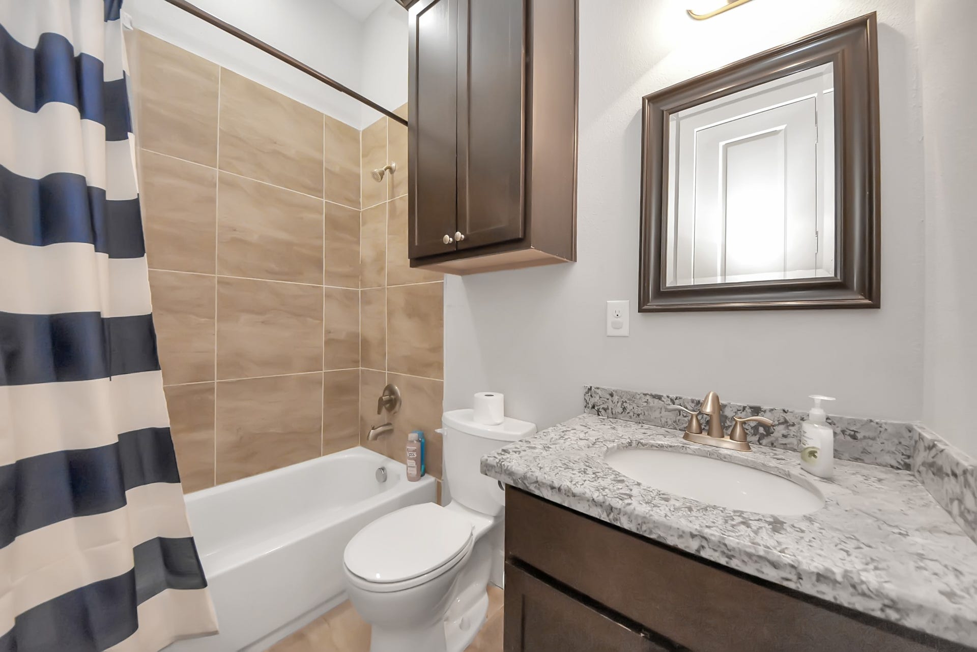 1706 Spring Street, Houston, TX 77007 1706 Spring Street, Houston, TX 77007