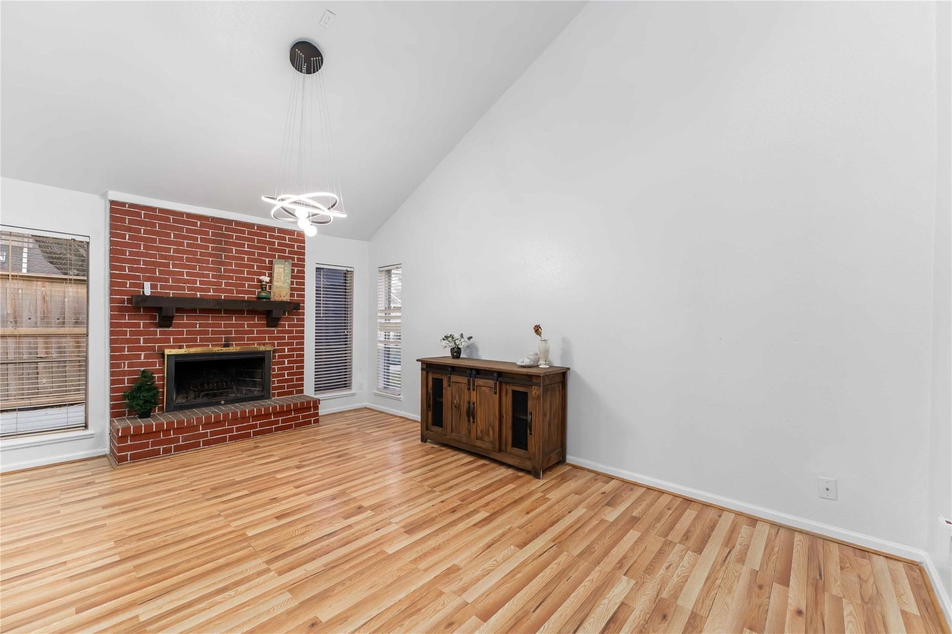 13911 Hollowgreen Drive, Houston, TX 77082 13911 Hollowgreen Drive, Houston, TX 77082