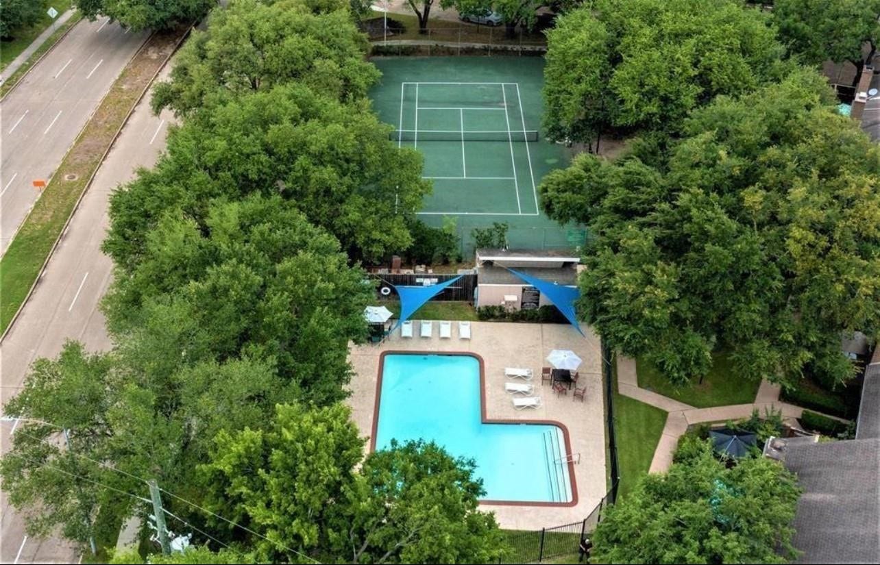 13911 Hollowgreen Drive, Houston, TX 77082 13911 Hollowgreen Drive, Houston, TX 77082