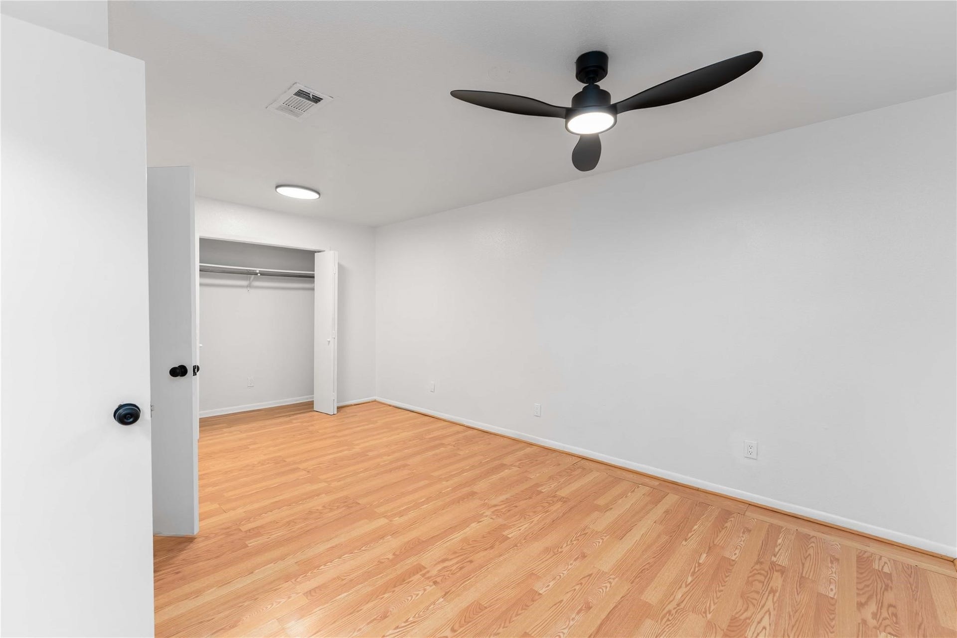 13911 Hollowgreen Drive, Houston, TX 77082 13911 Hollowgreen Drive, Houston, TX 77082