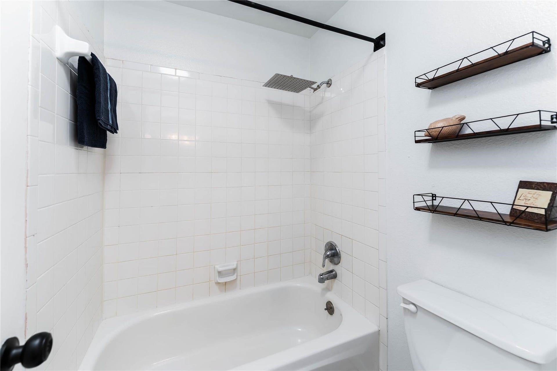 13911 Hollowgreen Drive, Houston, TX 77082 13911 Hollowgreen Drive, Houston, TX 77082