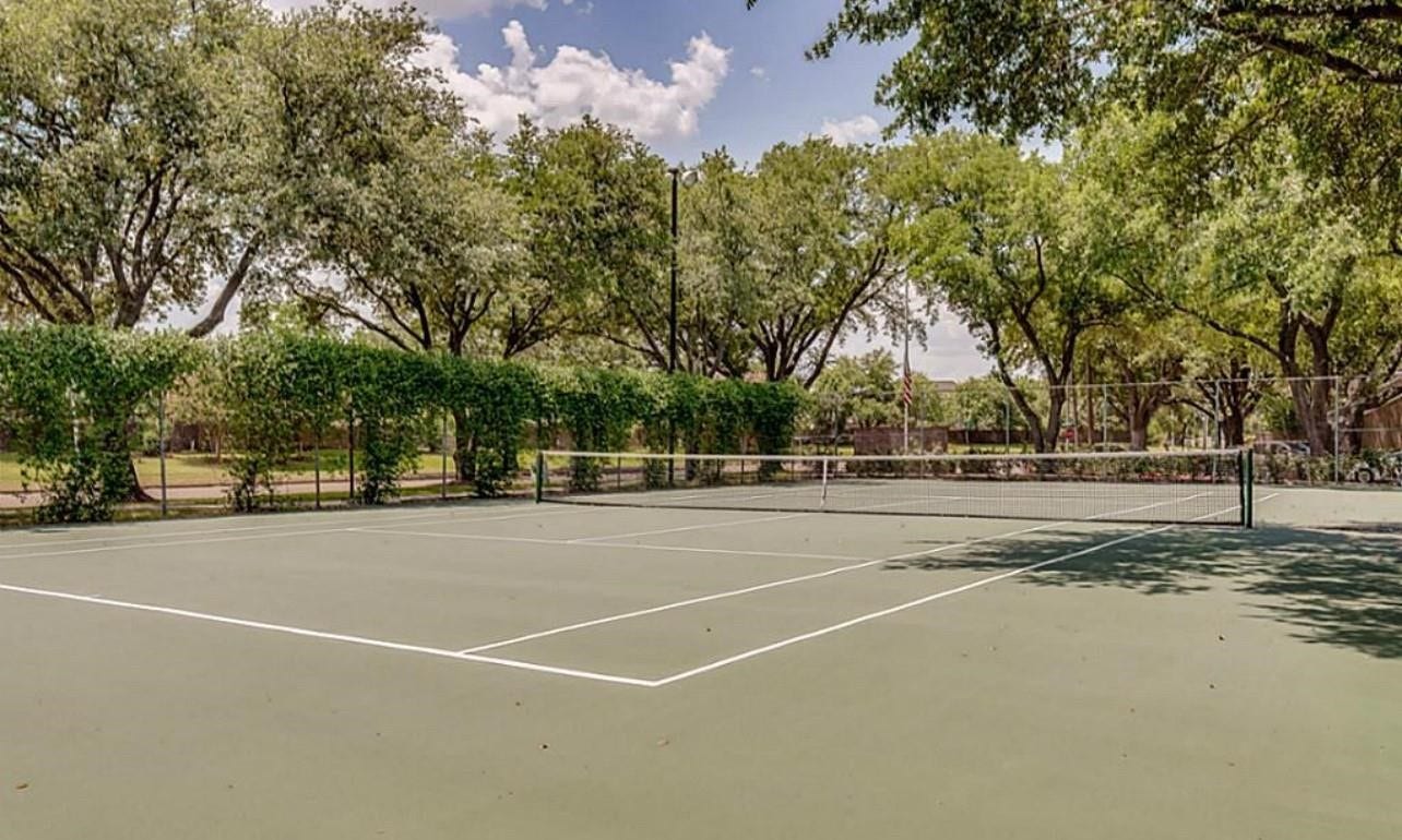 13911 Hollowgreen Drive, Houston, TX 77082 13911 Hollowgreen Drive, Houston, TX 77082