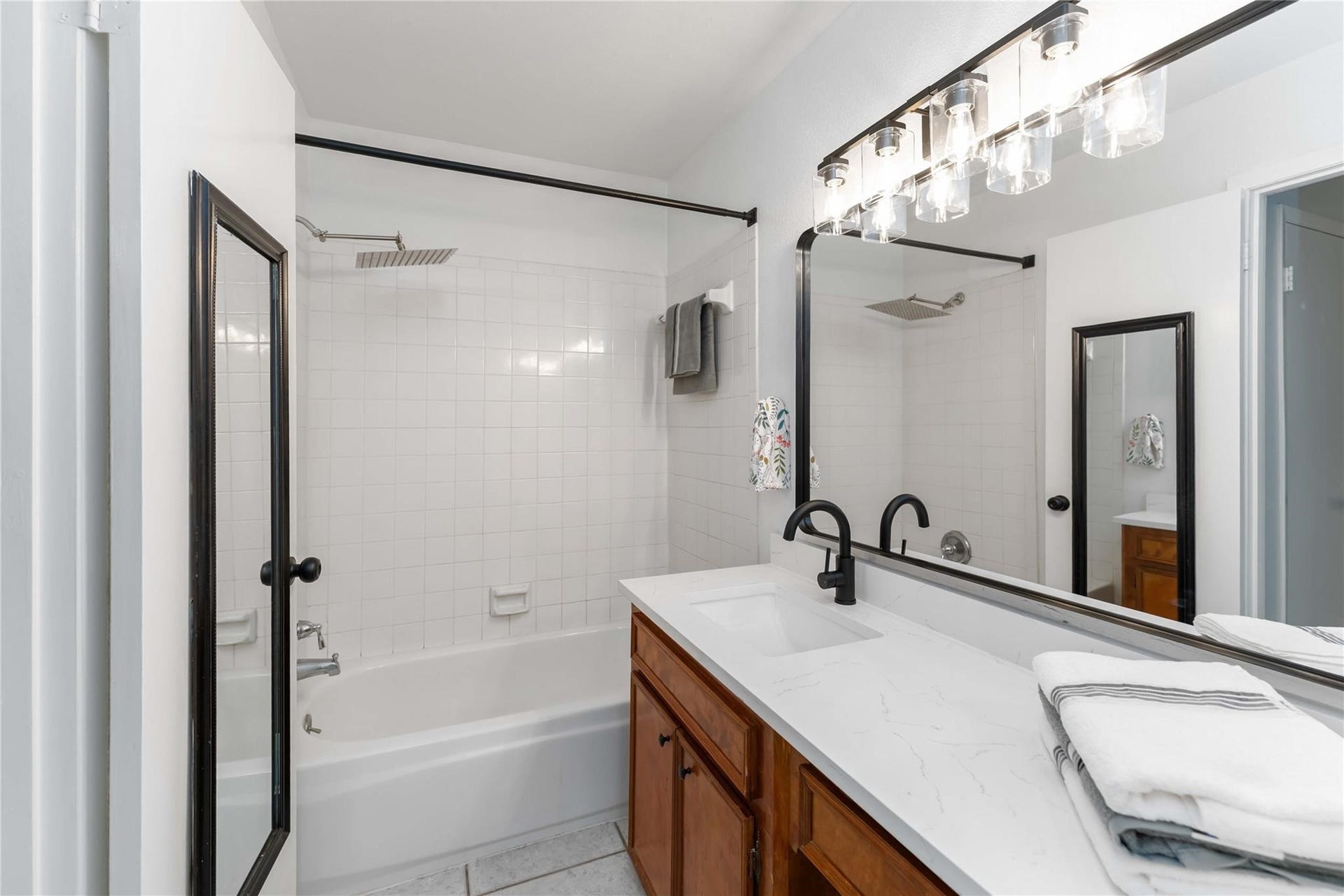13911 Hollowgreen Drive, Houston, TX 77082 13911 Hollowgreen Drive, Houston, TX 77082