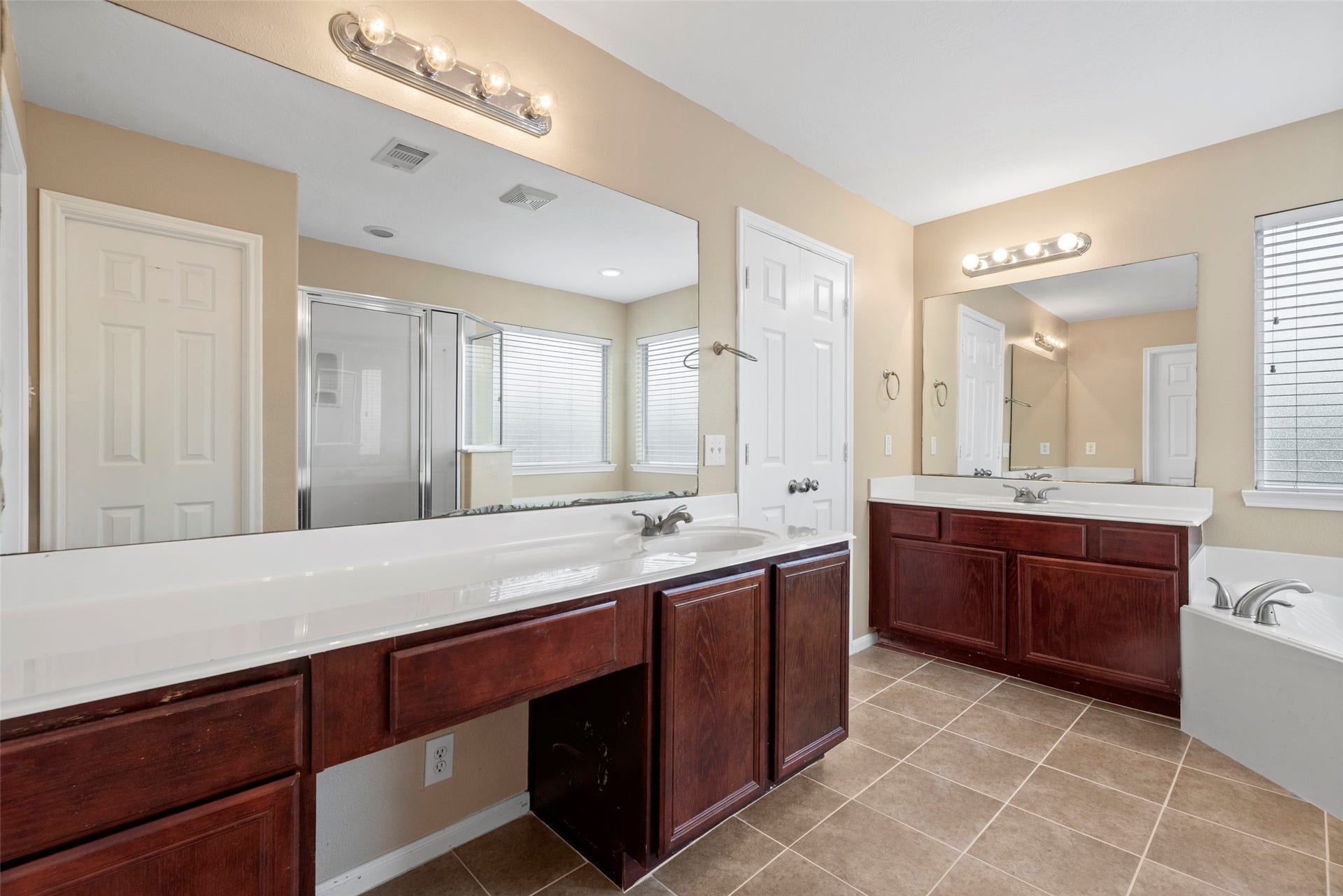 1950 Natalie Rose Drive, Houston, TX 77090 1950 Natalie Rose Drive, Houston, TX 77090