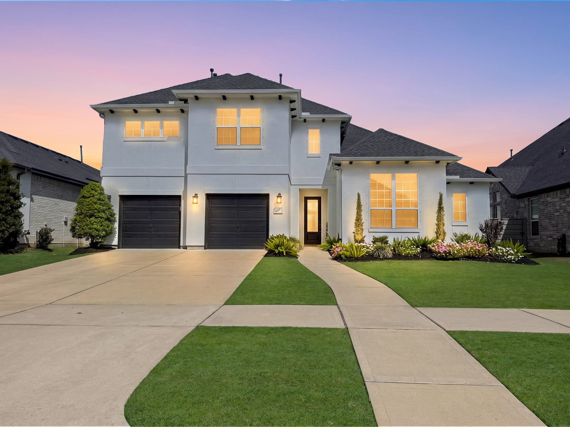 Perfectly built on a cul-de-sac street allows for less traffic on your street and more bike riding and stroller walks with your little ones.