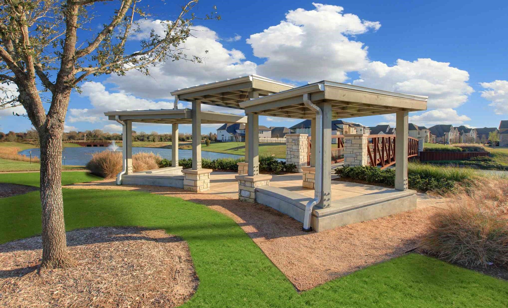 Explore Pomonas scenic walking and biking trails, where morning strolls, leisurely bike rides, and evening walks with your pup offer a refreshing way to enjoy the outdoors right in your neighborhood.