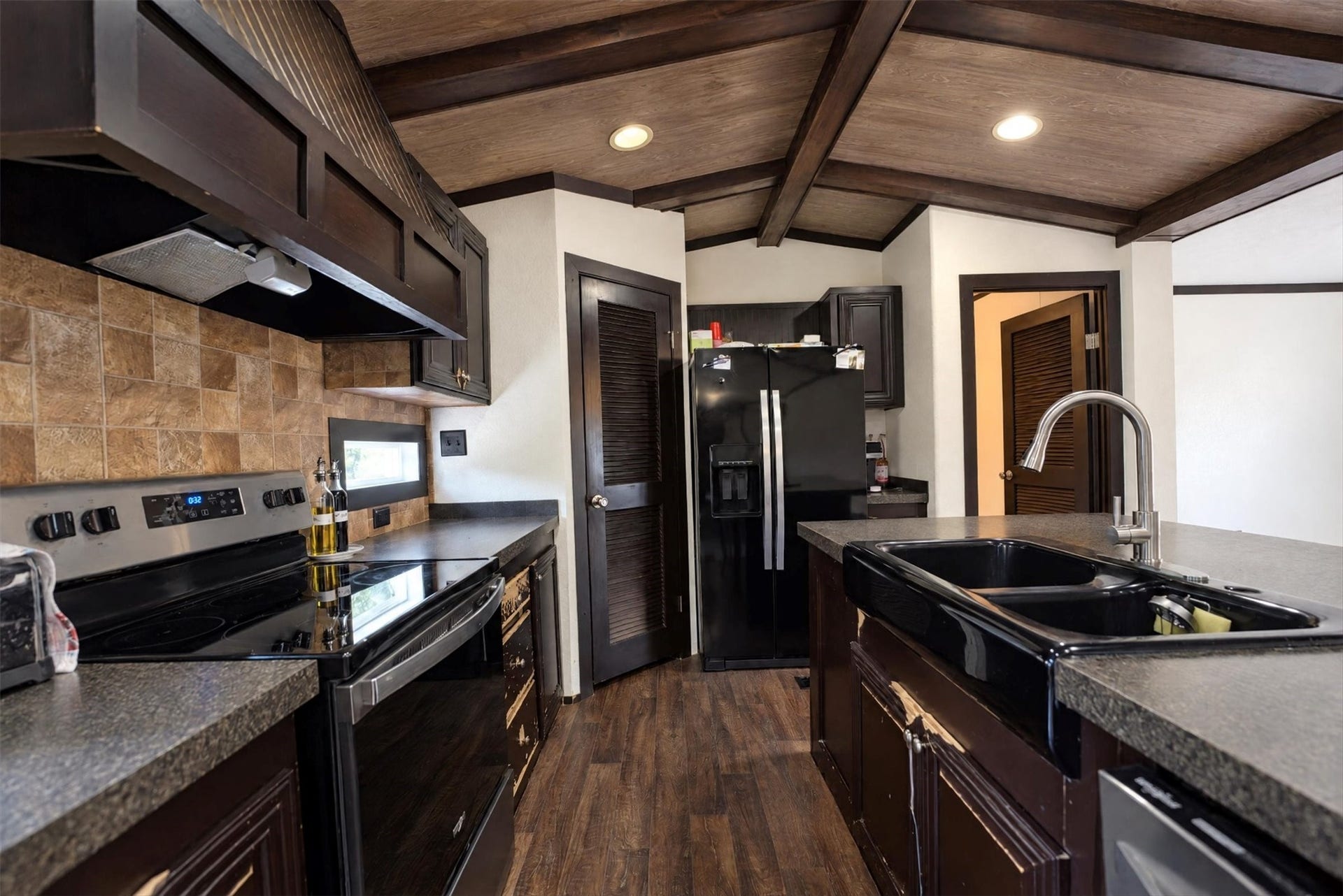 11350 Hillcrest Drive, Conroe, TX 77303 11350 Hillcrest Drive, Conroe, TX 77303