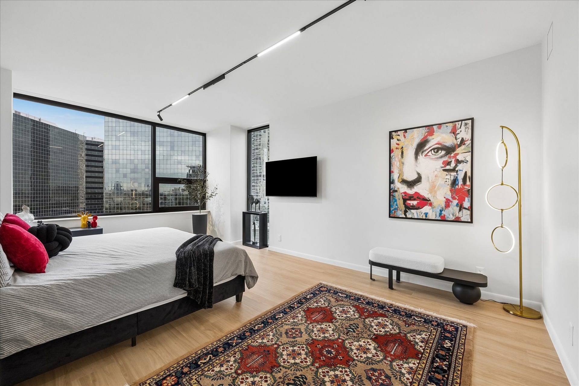 14 Greenway Plaza, #9R, Houston, TX 77046 Windows on two sides bring natural light and city views into the primary bedroom.