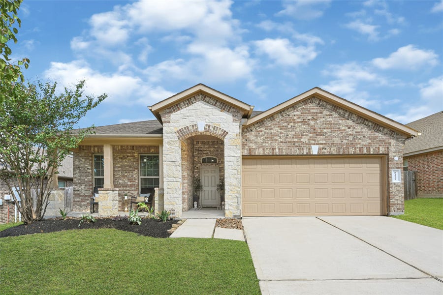 Property photo for 8422 Coral Cove Pass Lane, Conroe, TX
