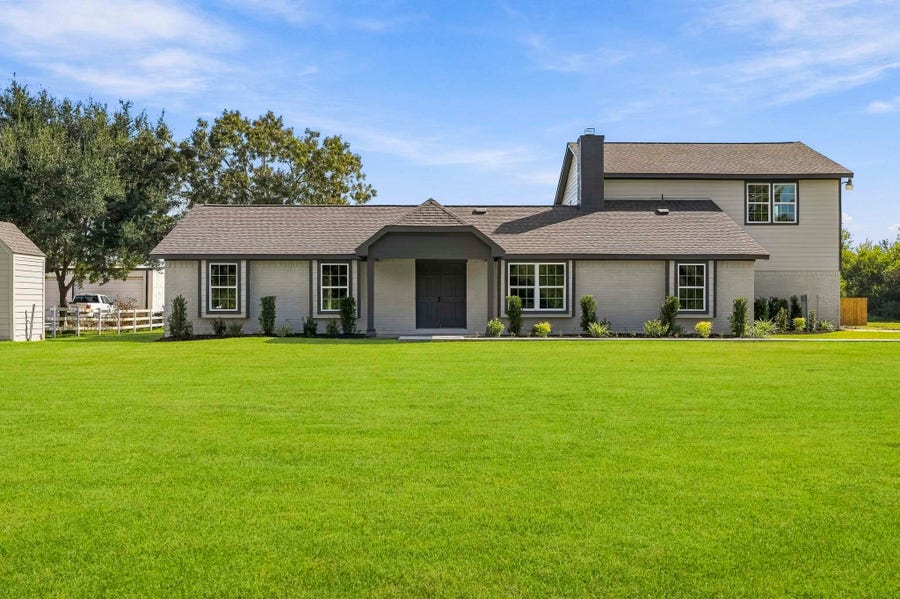 Property photo for 119 Avenue J, Dickinson, TX