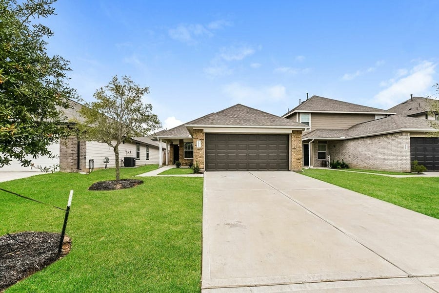 Property photo for 1216 Narrow Heights Drive, Conroe, TX