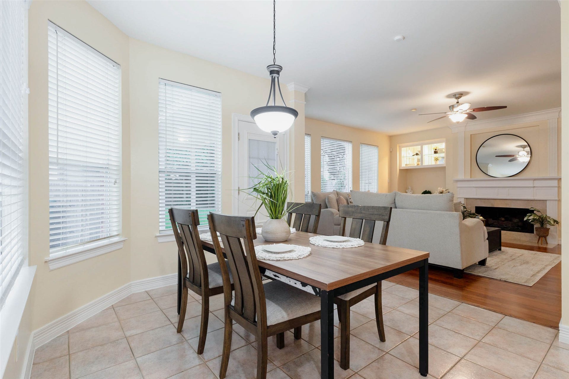 2618 Pinebend Drive, Pearland, TX 77584 2618 Pinebend Drive, Pearland, TX 77584