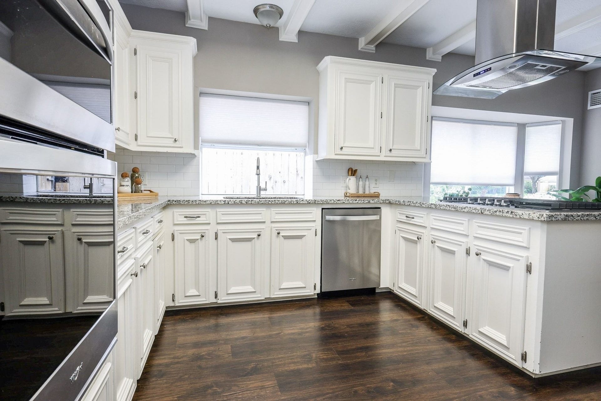118 Mill Trail Drive, Sugar Land, TX 77498 Kitchen adjacent to living and formal dining.