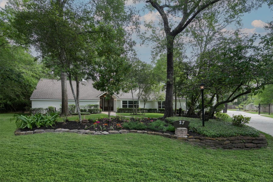 Property photo for 27 W Shaker Court, The Woodlands, TX