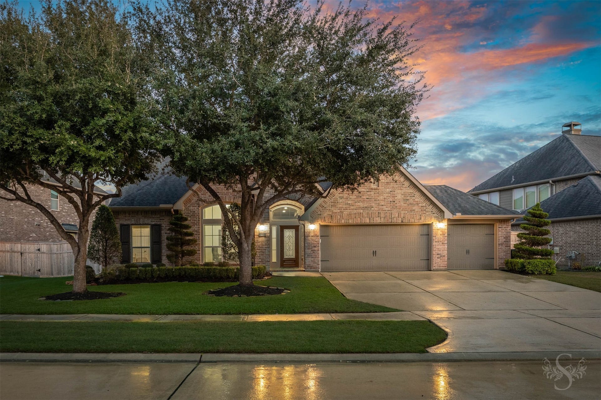 5219 Kenton Place Lane, Fulshear, TX 77441 ELEGANT 1.5 story Perry home in Cross Creek Ranch showcases distinctive architecture & a beautifully landscaped backyard oasis with a sparkling POOL and covered patio! Featuring 4 bedrooms, 3.5 baths and 3 car garage, the home welcomes you through an inviting entry crowned by tray ceilings.