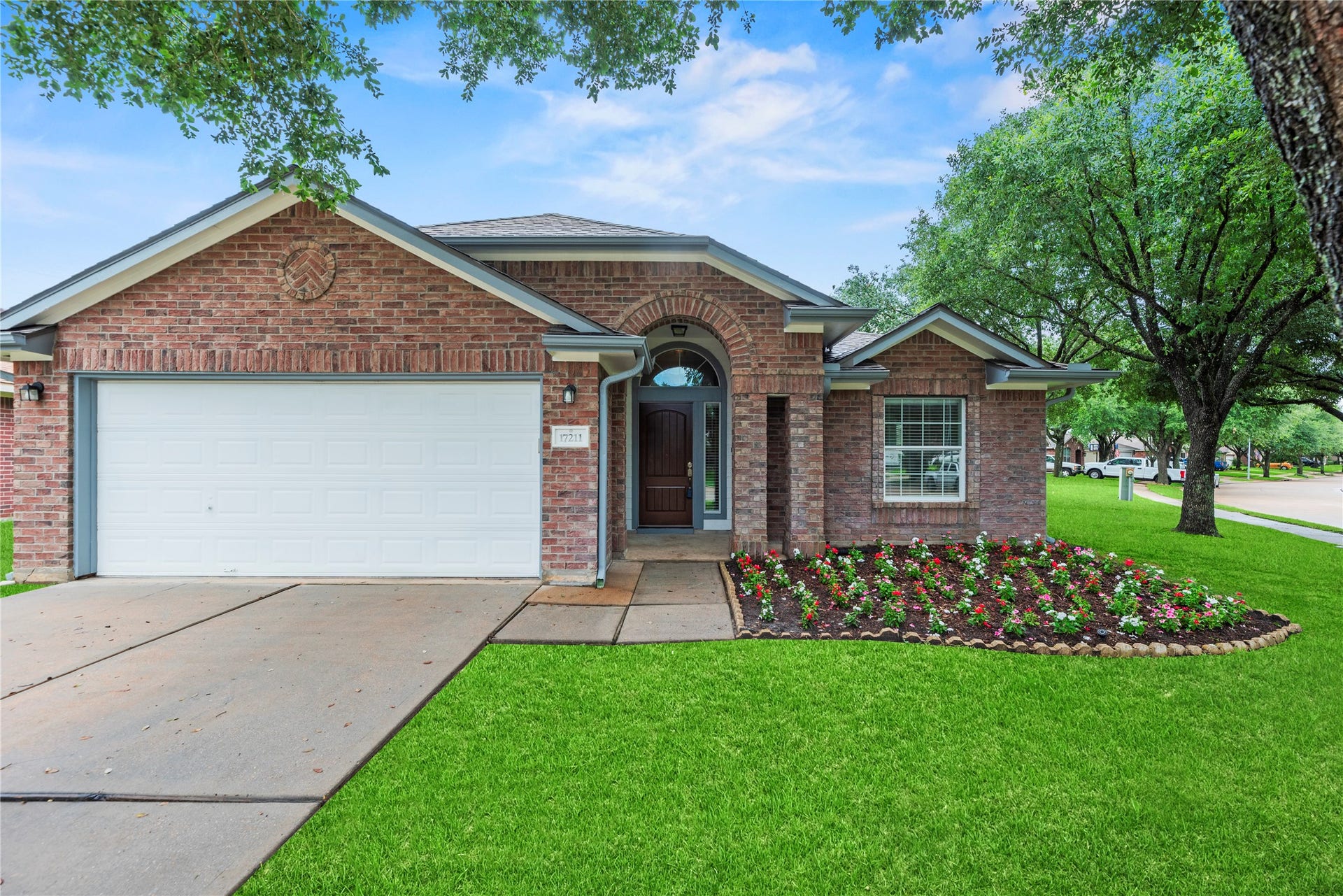 Welcome to 17211 Timber Cliff Court.