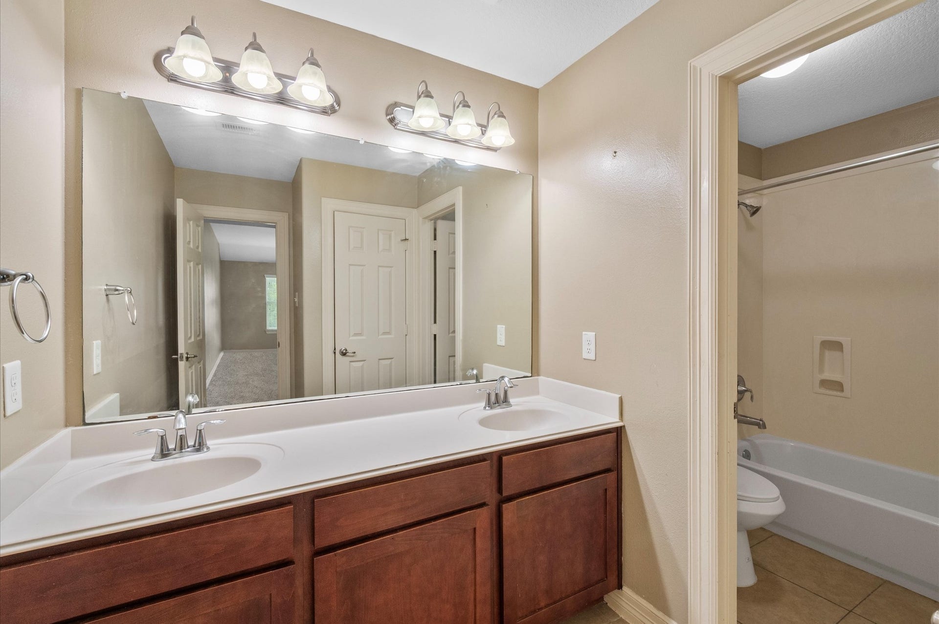 3544 Firenze Drive, Friendswood, TX 77546 3544 Firenze Drive, Friendswood, TX 77546