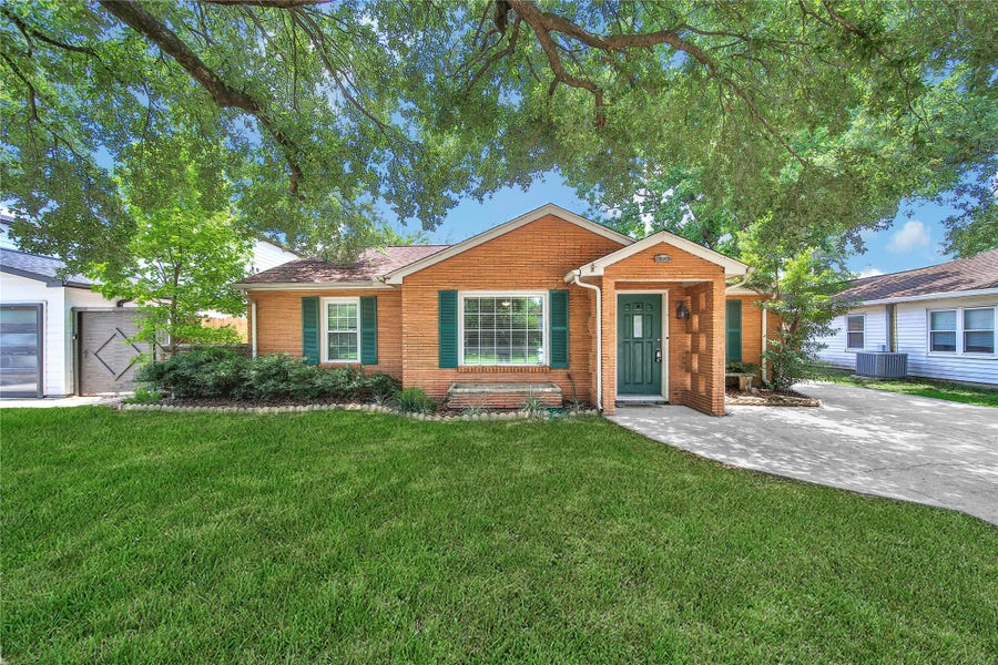 Property photo for 1607 Libbey Drive, Houston, TX