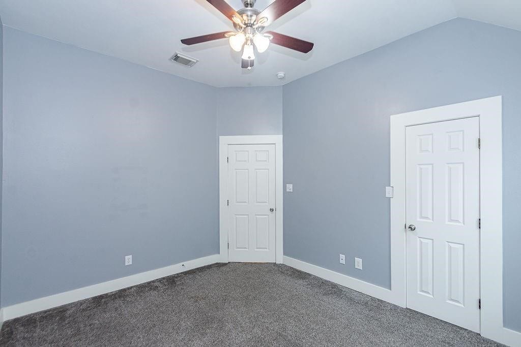 Cozy carpet all the bedrooms.