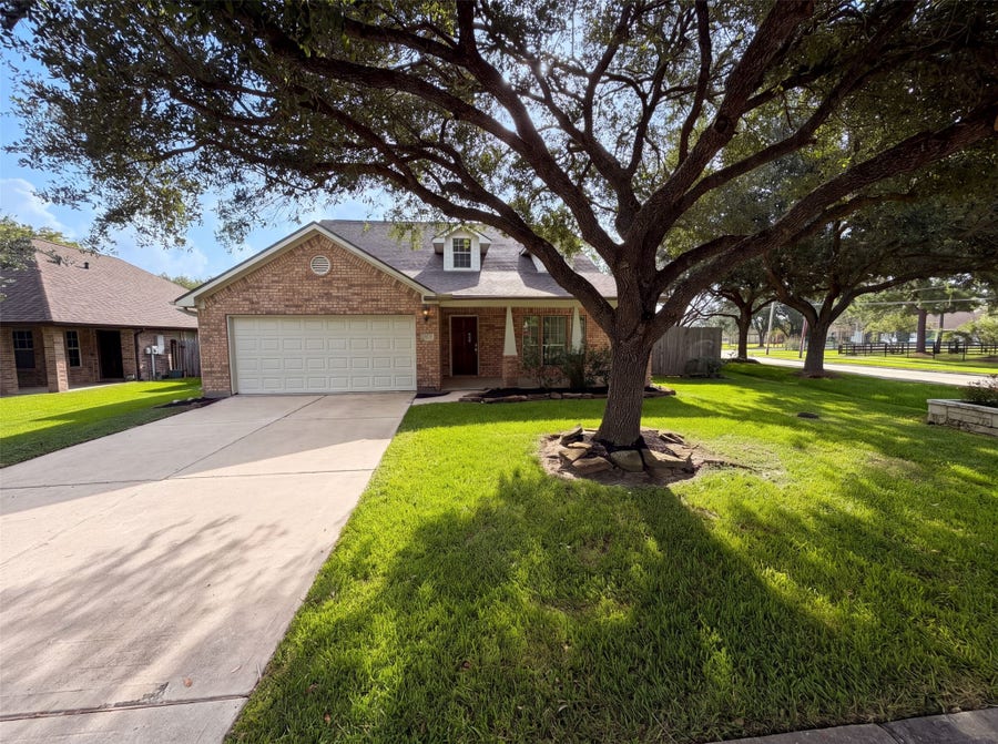 Property photo for 1028 Rio Grande Street, League City, TX