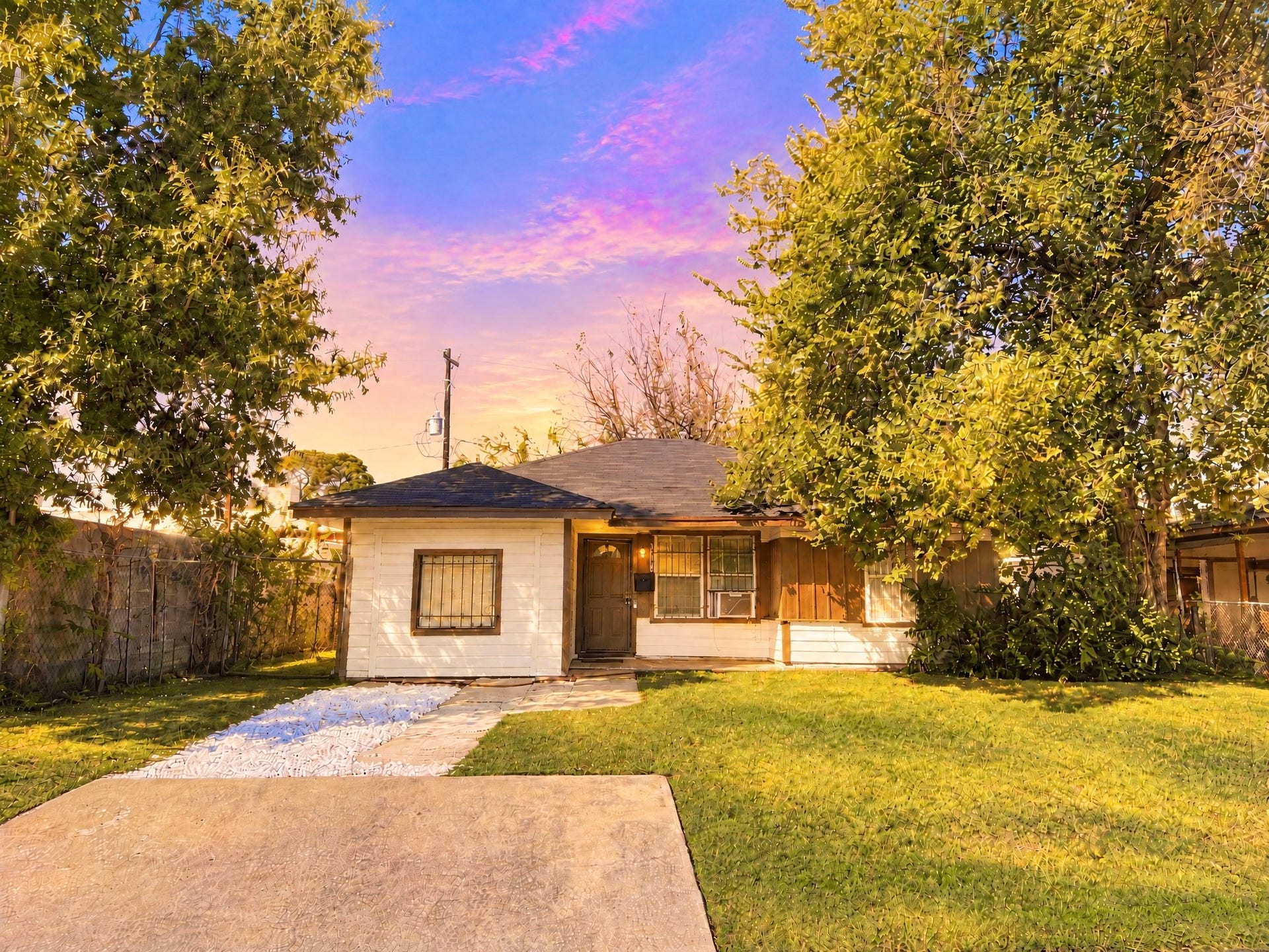 5313 Bataan Road, Houston, TX 77033 5313 Bataan Road, Houston, TX 77033