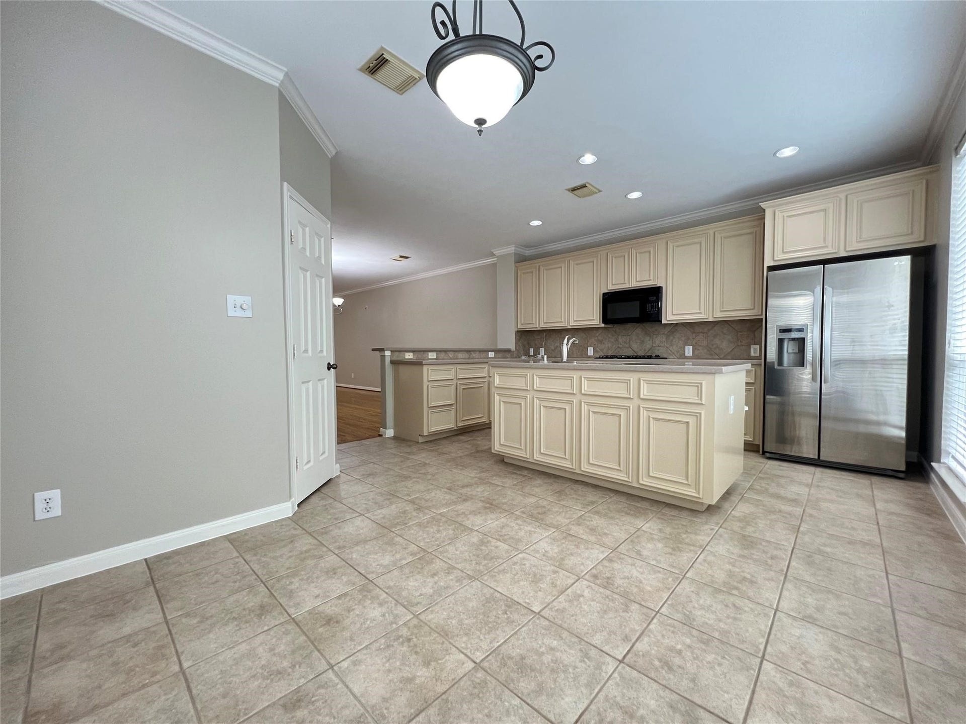 1323 Oneil Street, Houston, TX 77019 1323 Oneil Street, Houston, TX 77019