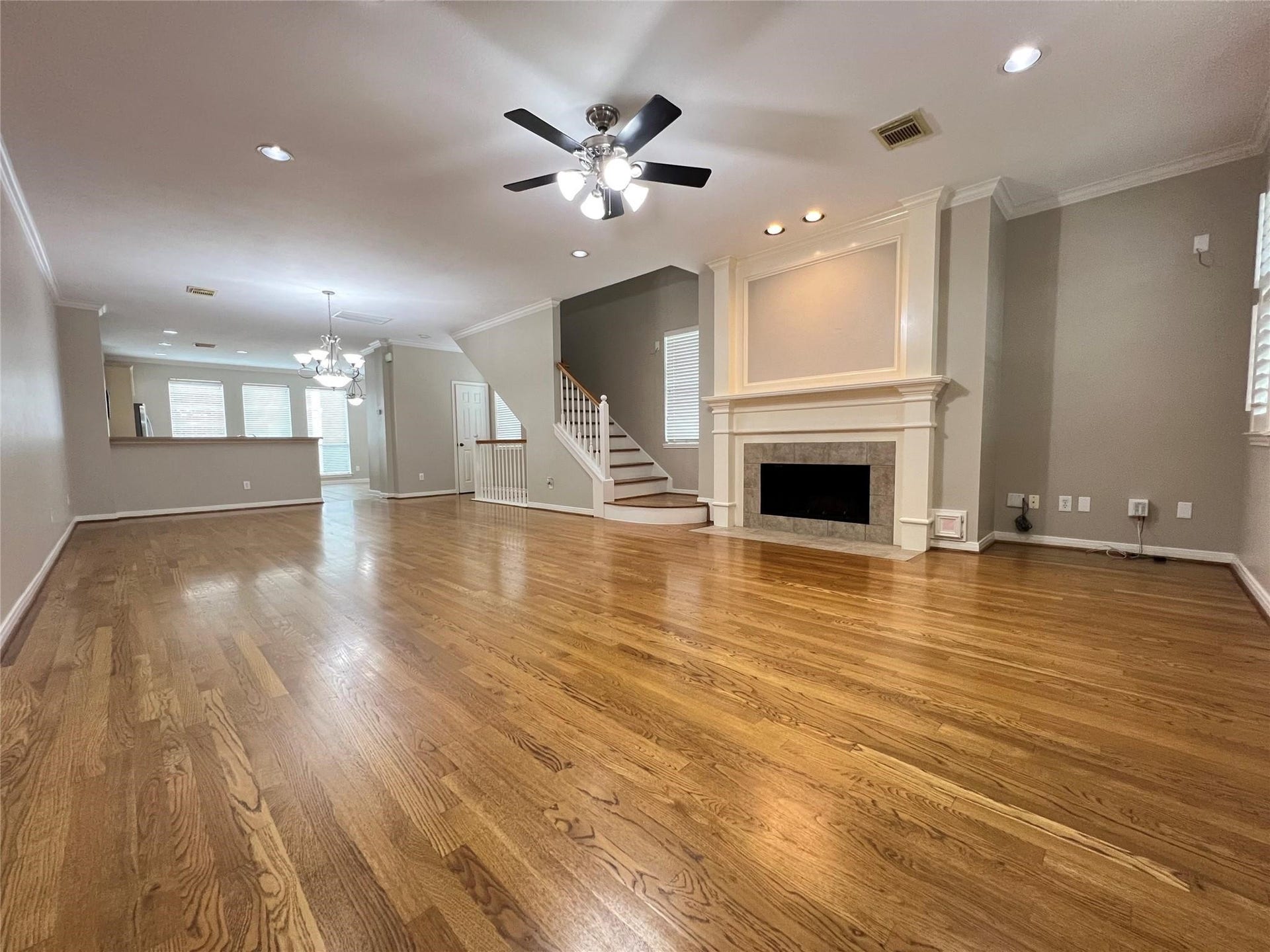 1323 Oneil Street, Houston, TX 77019 1323 Oneil Street, Houston, TX 77019