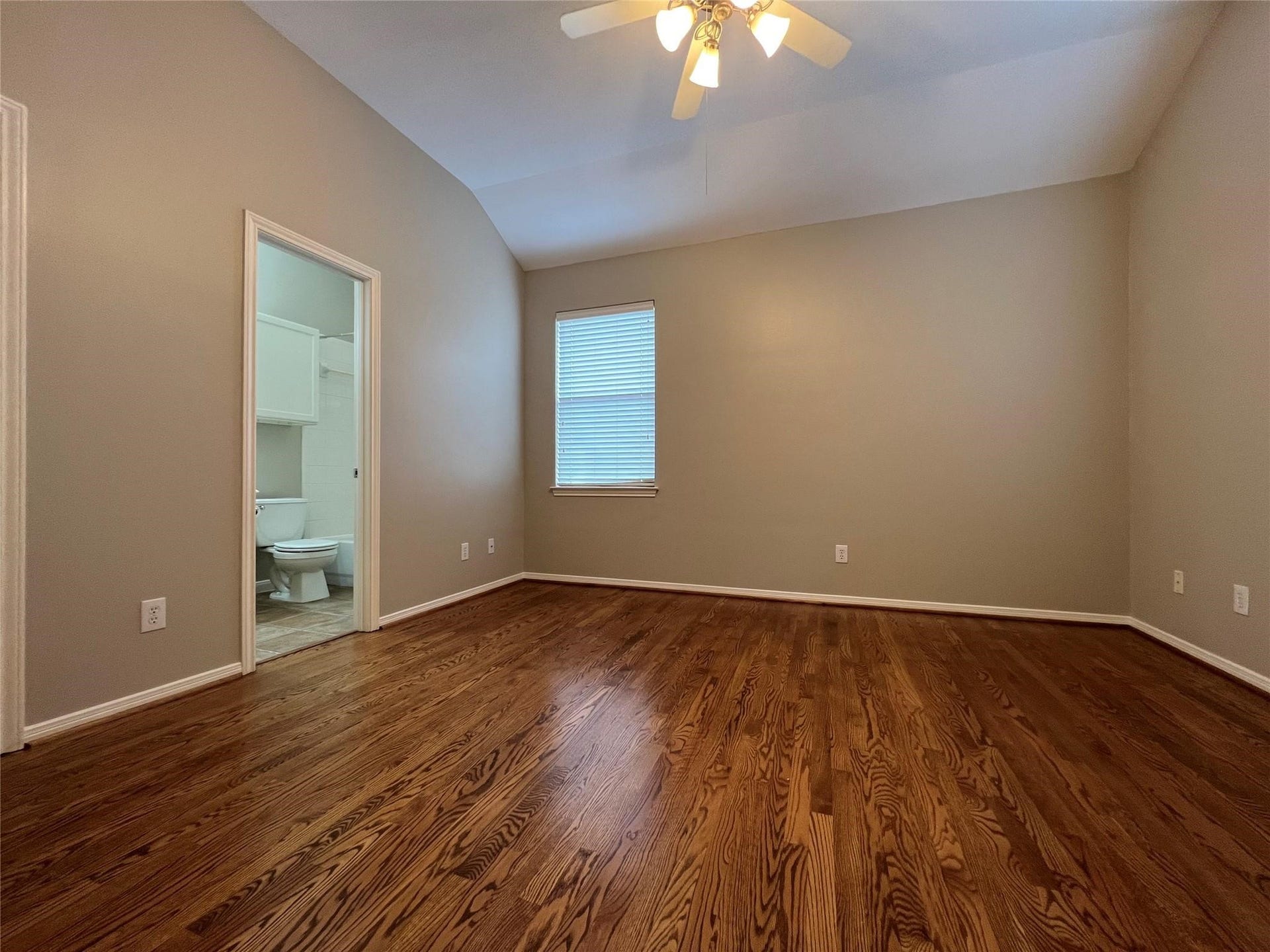 1323 Oneil Street, Houston, TX 77019 1323 Oneil Street, Houston, TX 77019