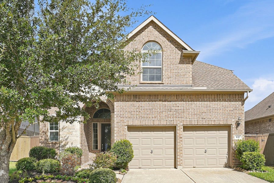 Property photo for 632 Kickapoo Court, Webster, TX