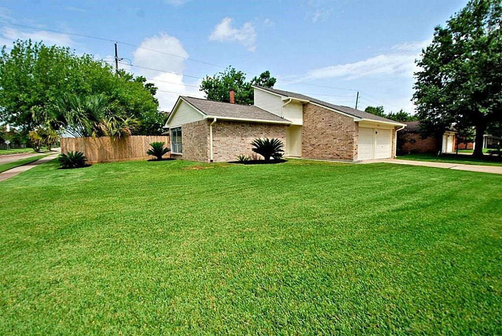 1503 Vickery Drive, Sugar Land, TX 77498 1503 Vickery Drive, Sugar Land, TX 77498