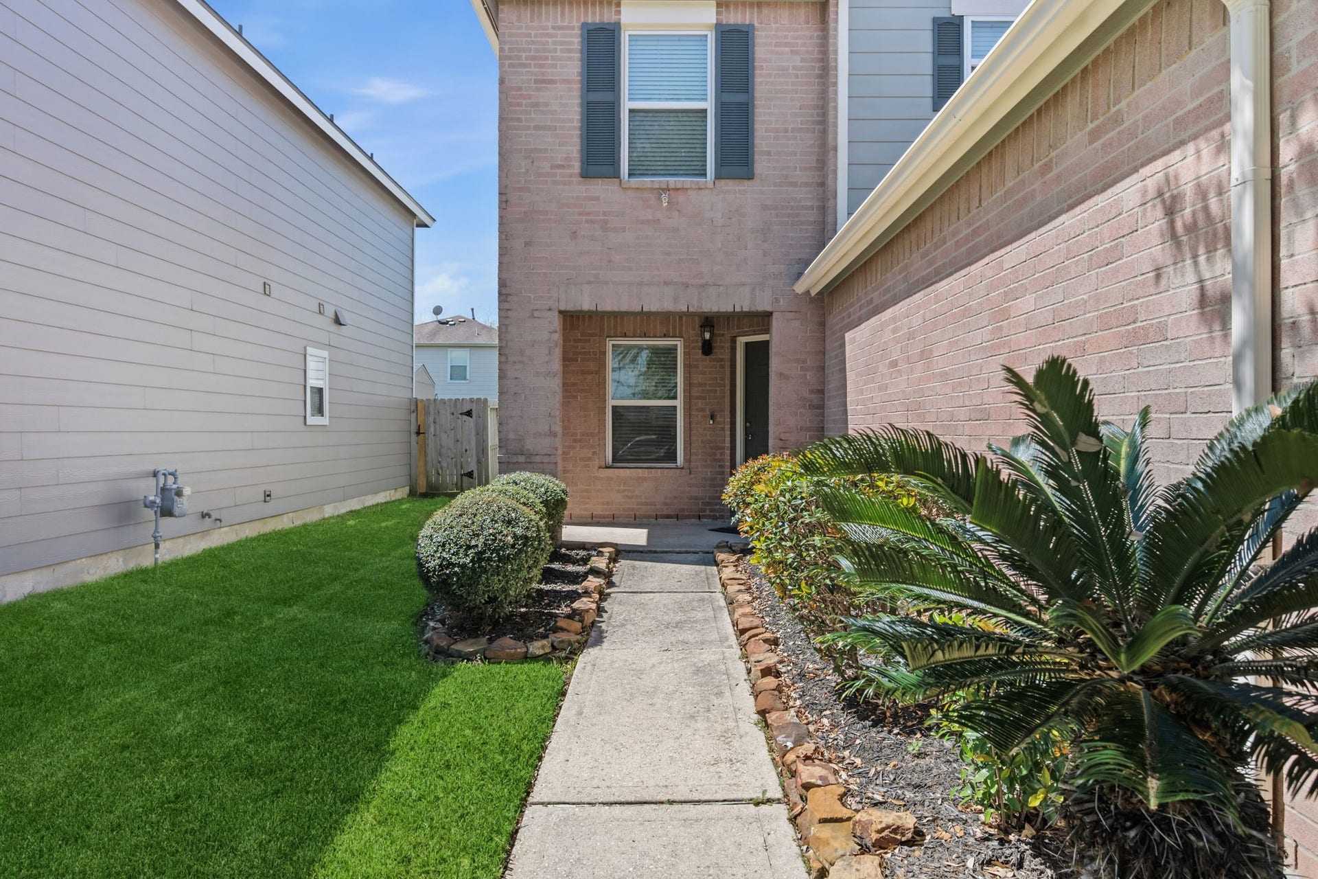 6615 Green Pear Lane, Houston, TX 77049 Home Entrance