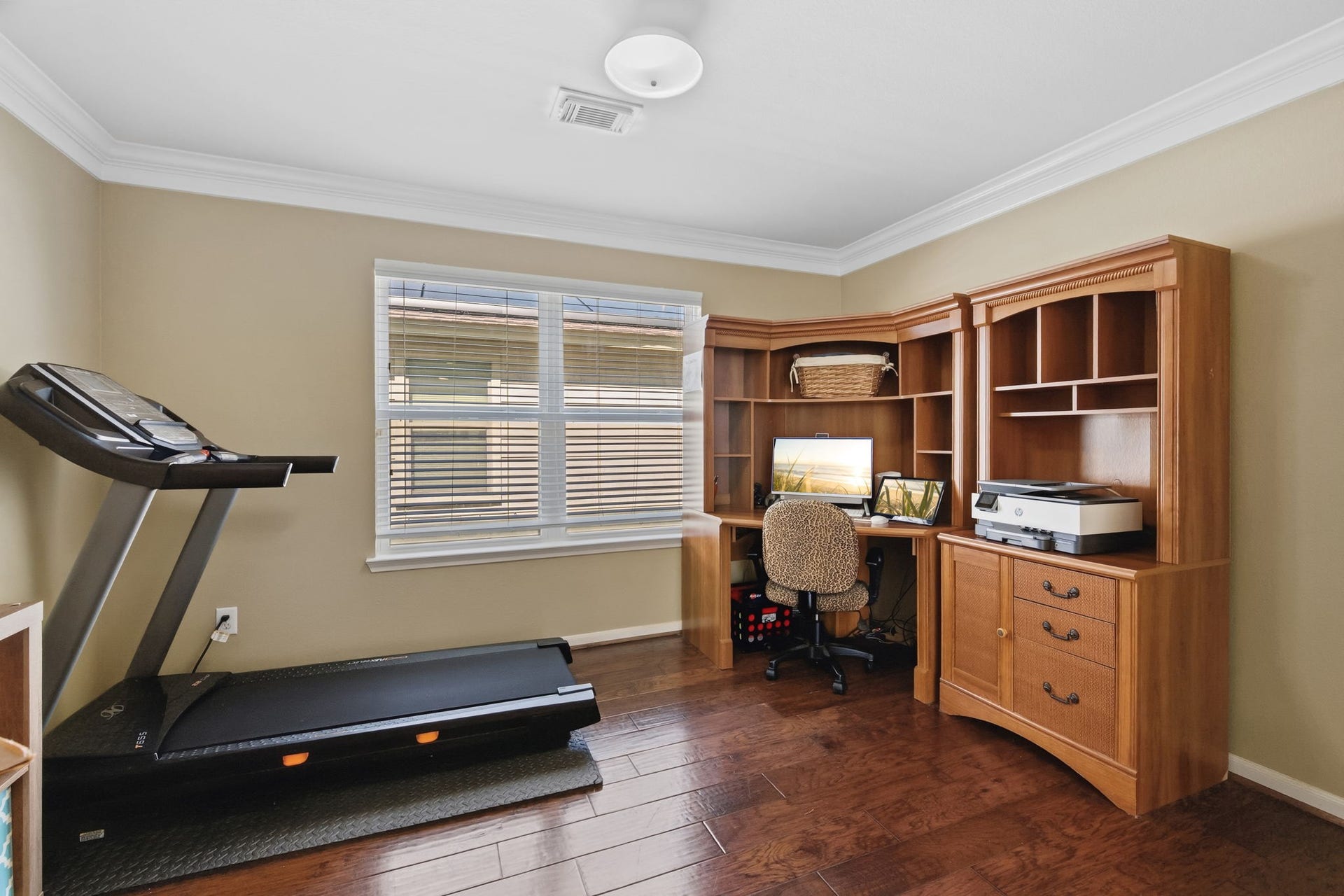 6615 Green Pear Lane, Houston, TX 77049 Office/Study