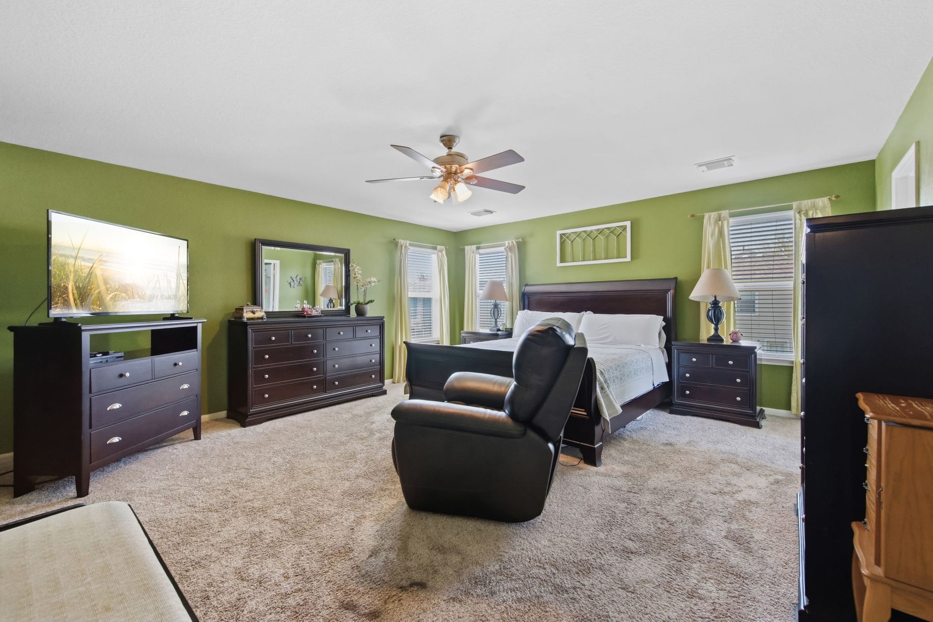 6615 Green Pear Lane, Houston, TX 77049 6615 Green Pear Lane, Houston, TX 77049