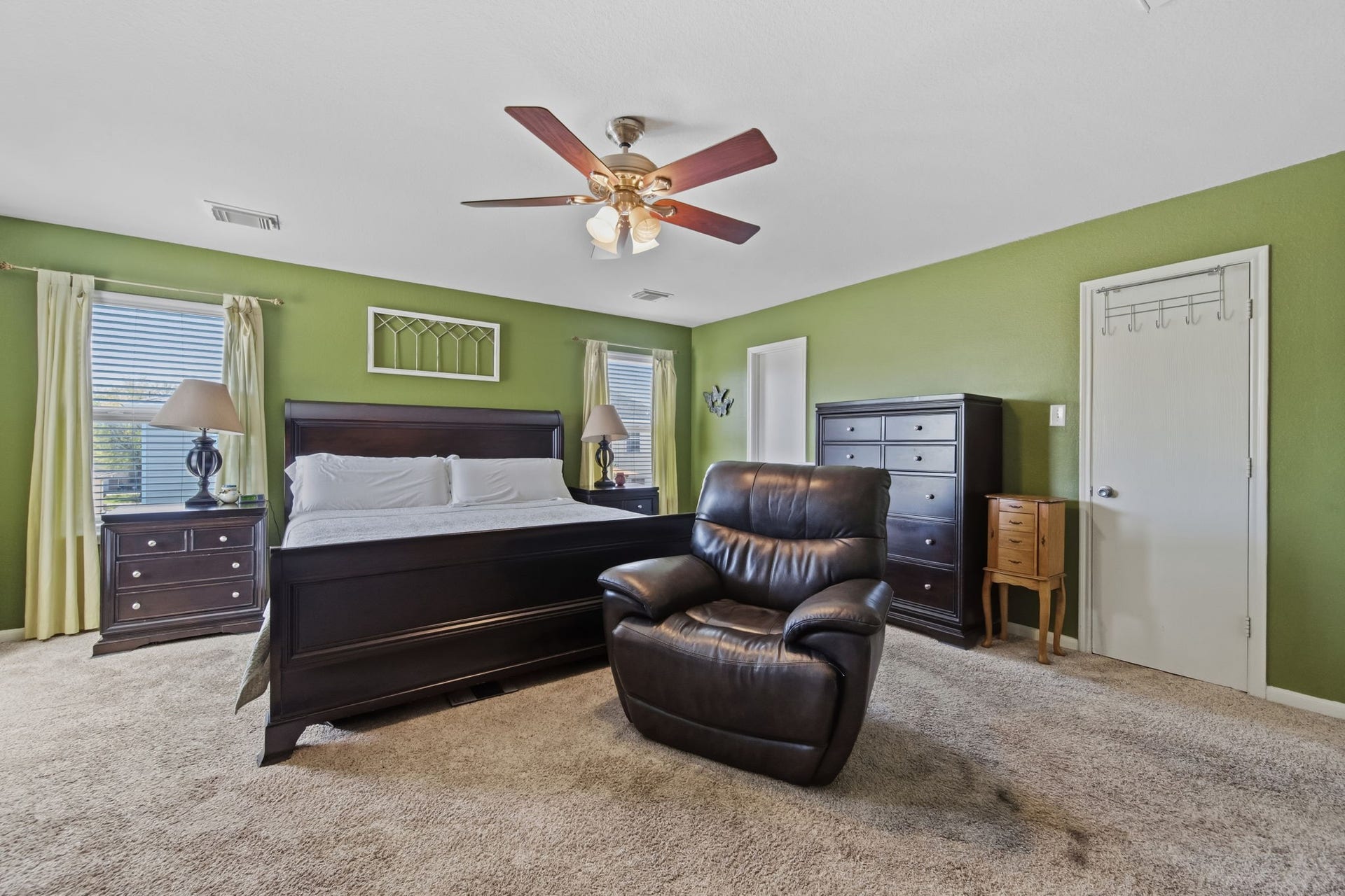 6615 Green Pear Lane, Houston, TX 77049 Primary Bedroom