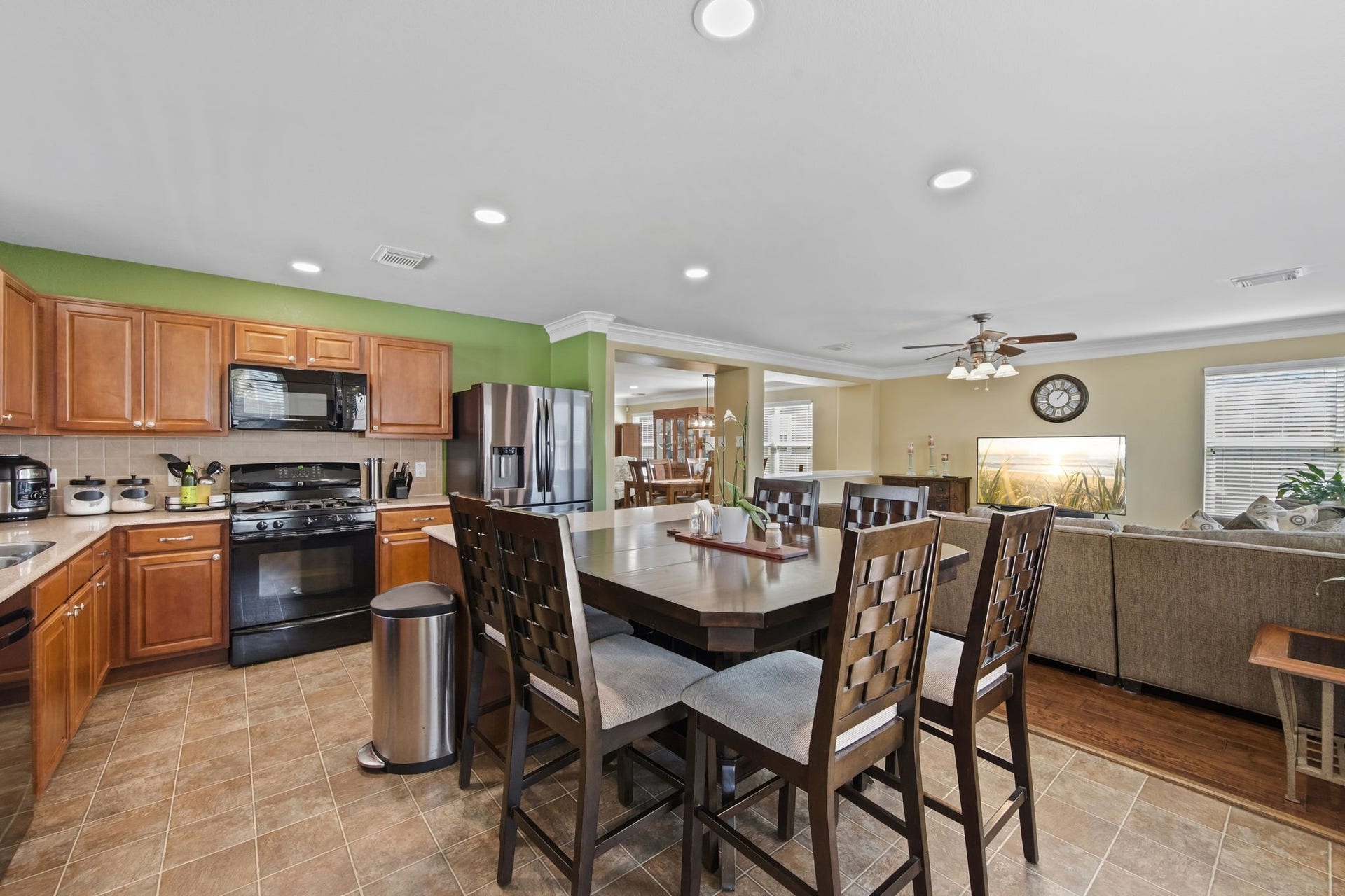 6615 Green Pear Lane, Houston, TX 77049 Kitchen