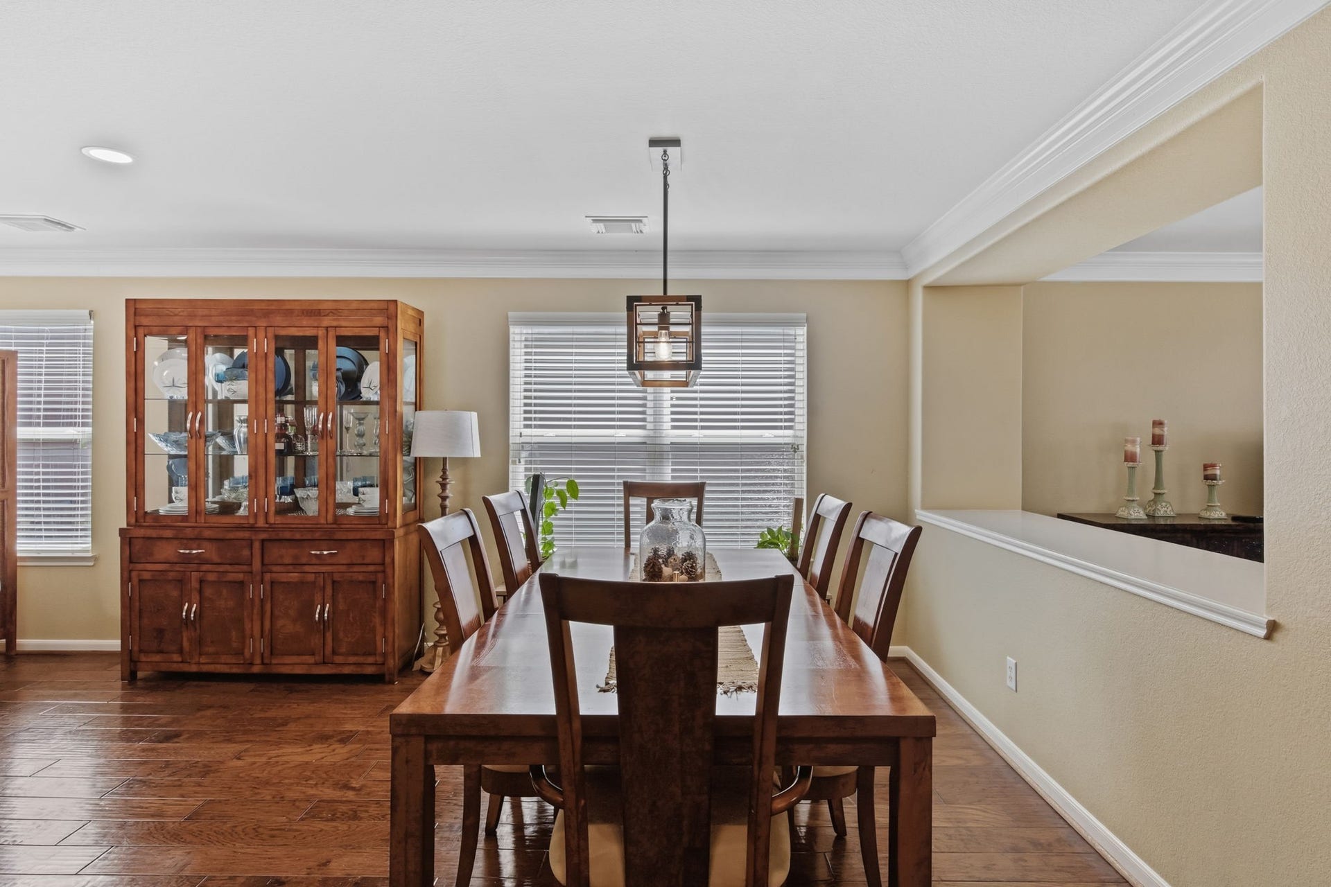 6615 Green Pear Lane, Houston, TX 77049 Dinning