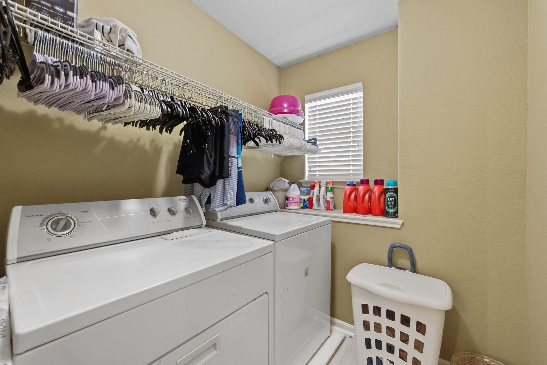 6615 Green Pear Lane, Houston, TX 77049 Laundry Room